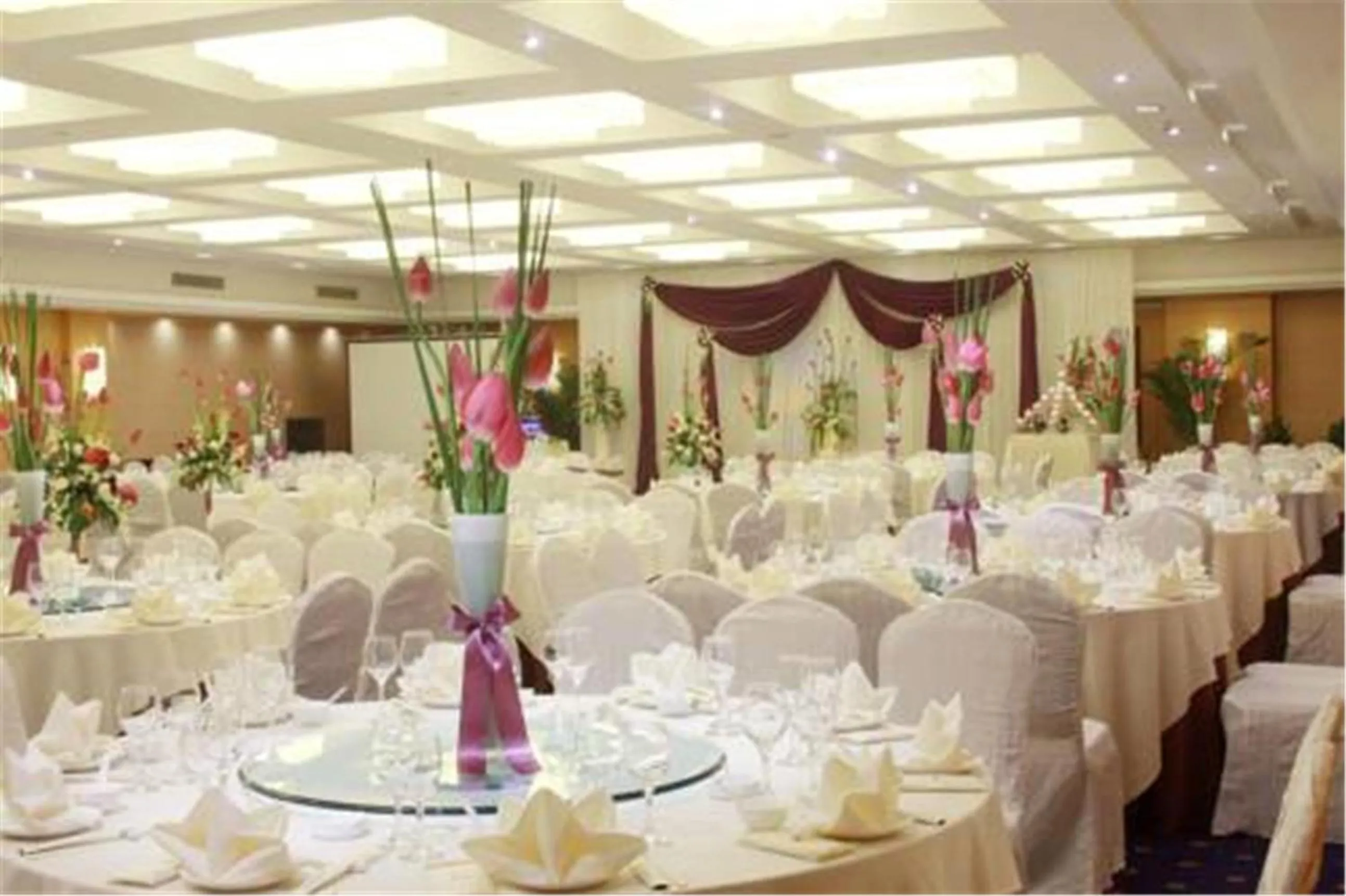 Restaurant/places to eat in Shanghai Metropark Jichen Hotel