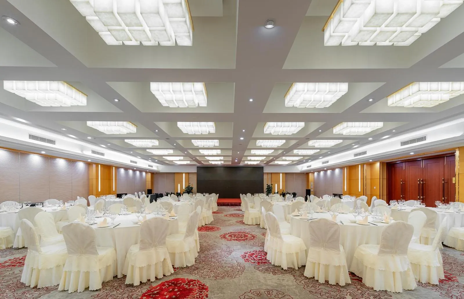 Meeting/conference room in Shanghai Metropark Jichen Hotel