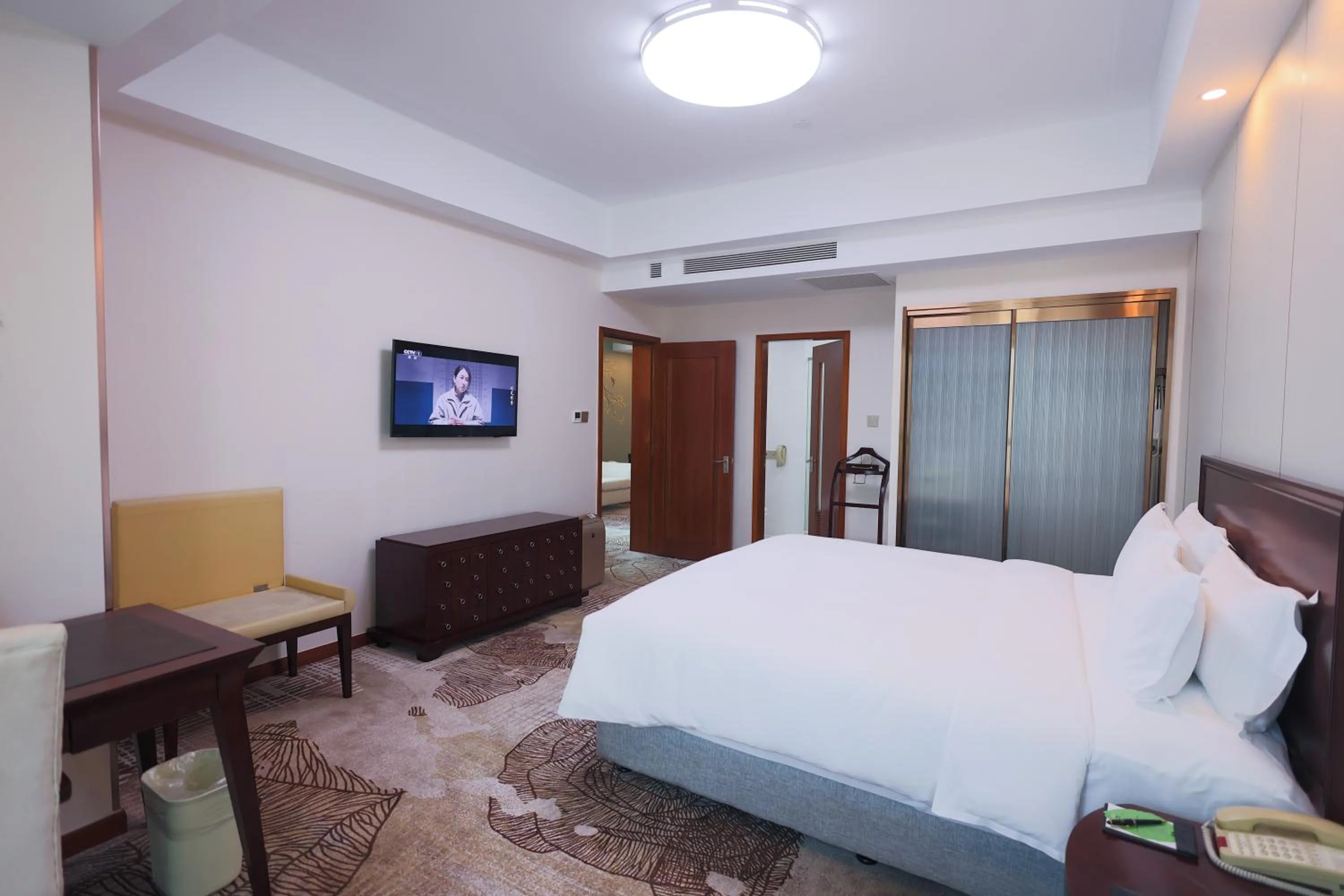 Bedroom, Bed in Shanghai Metropark Jichen Hotel