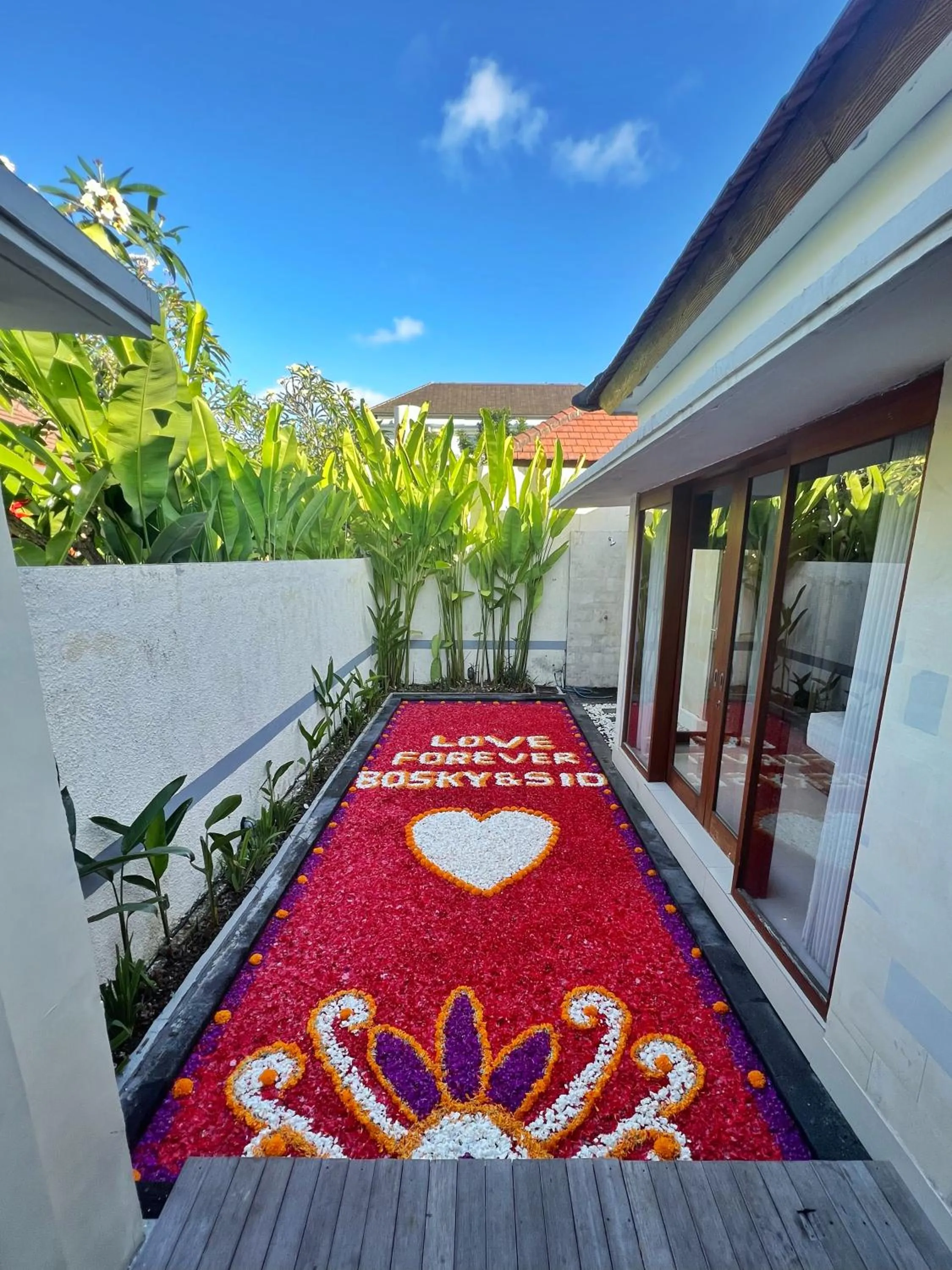 Swimming pool in The Sakaye Villas & Spa by Kanaya Hospitality