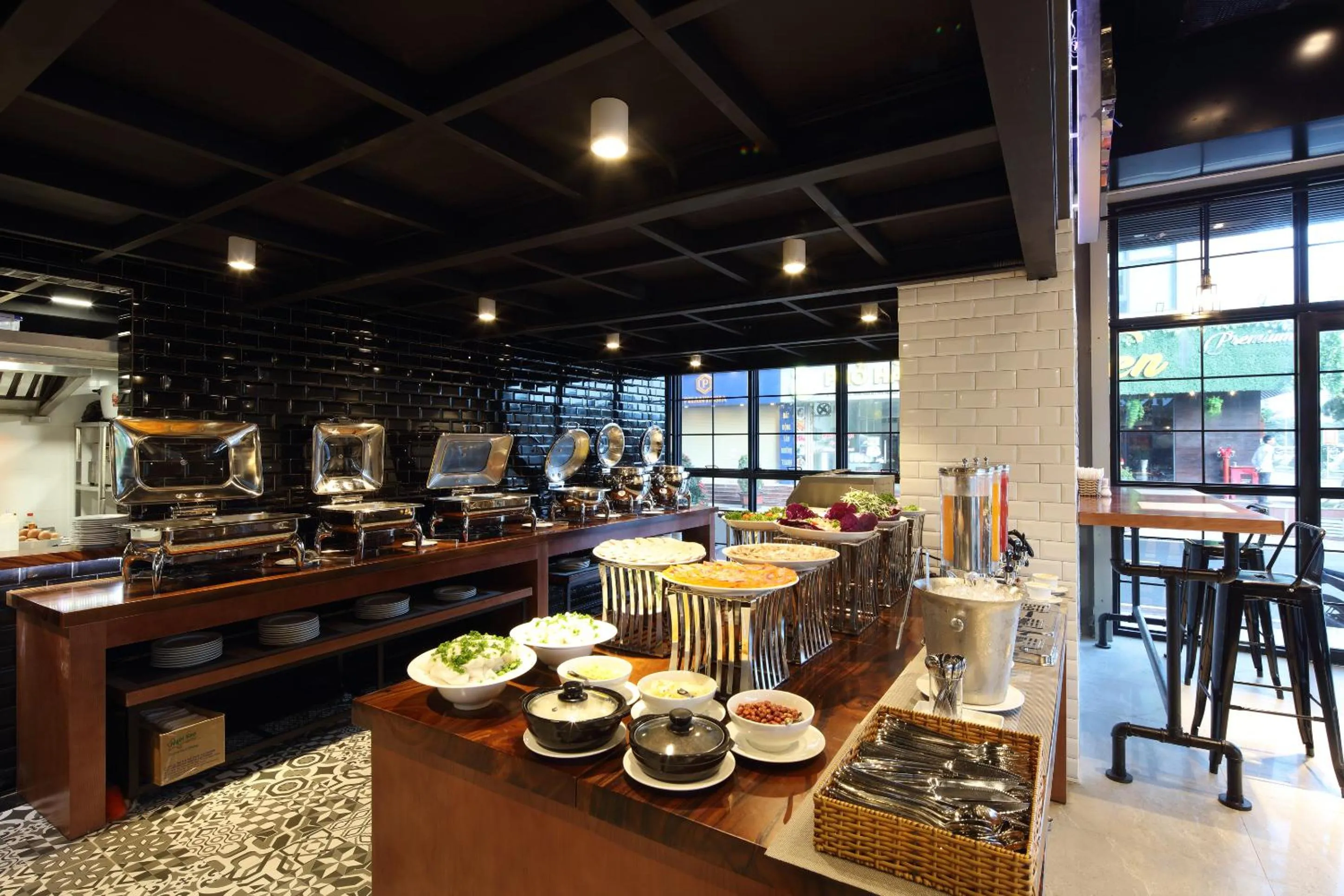 Restaurant/places to eat in Anrizon Hotel Nha Trang