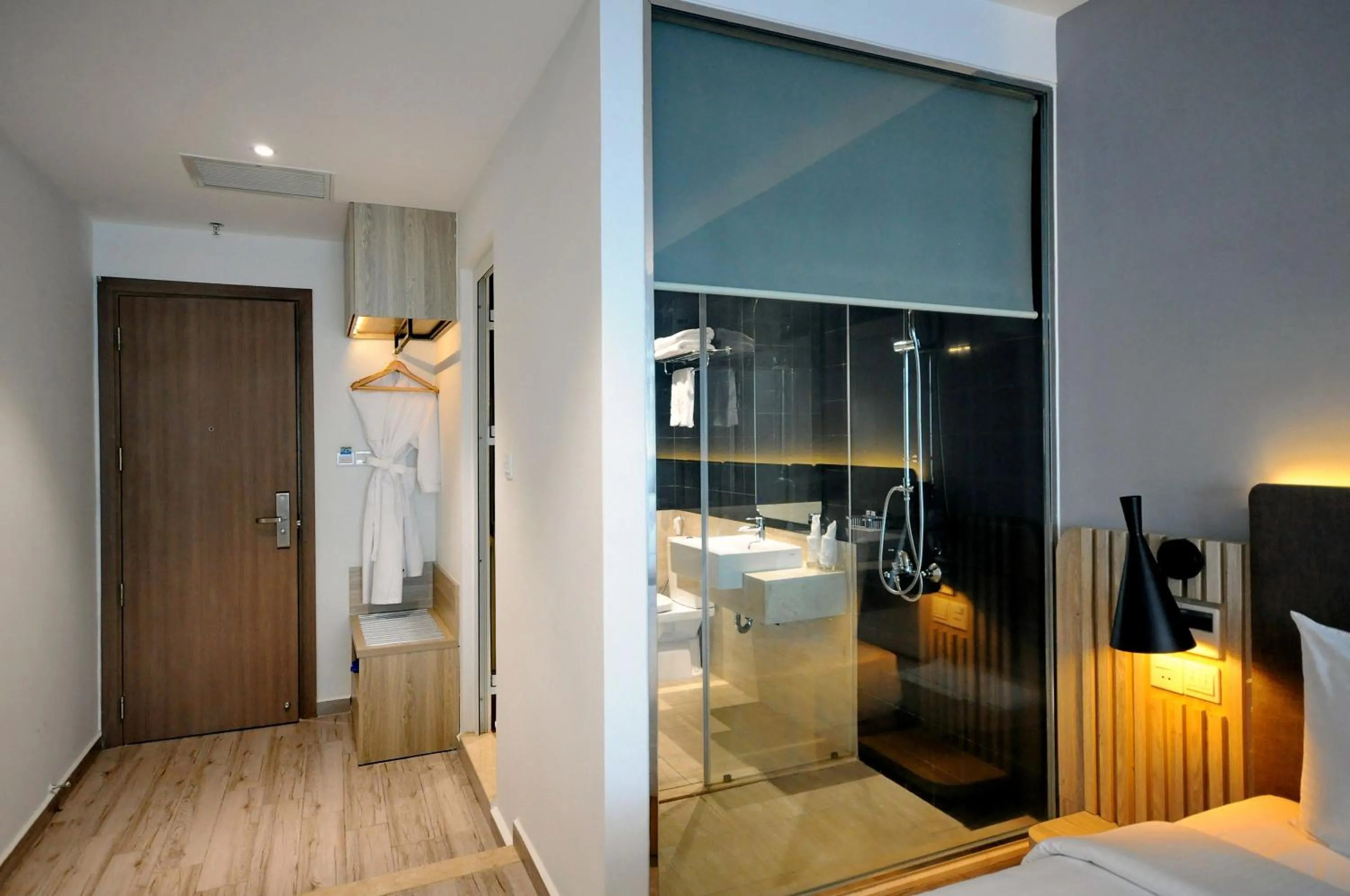 wardrobe, Bed in Anrizon Hotel Nha Trang