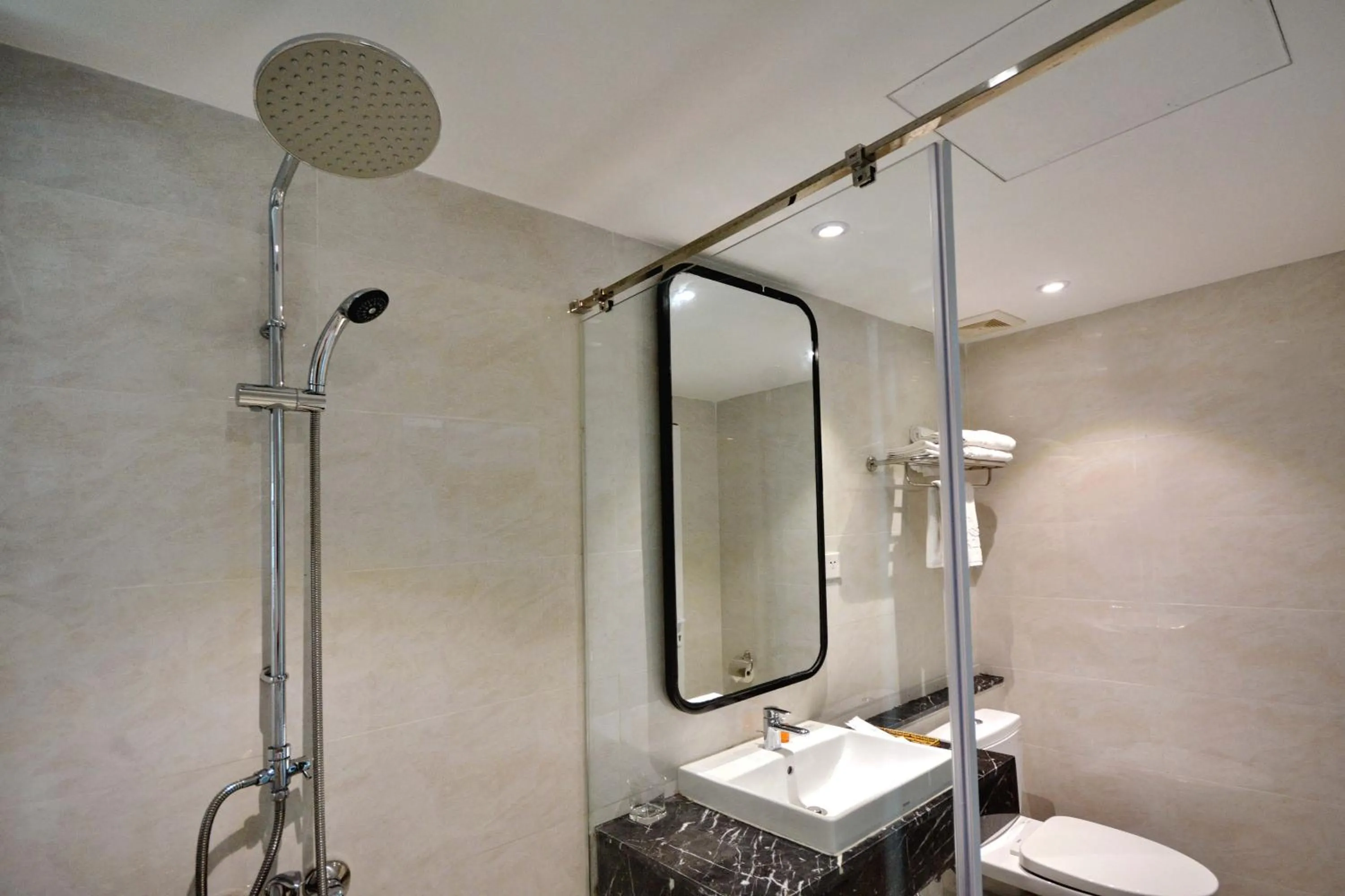 Shower in Anrizon Hotel Nha Trang