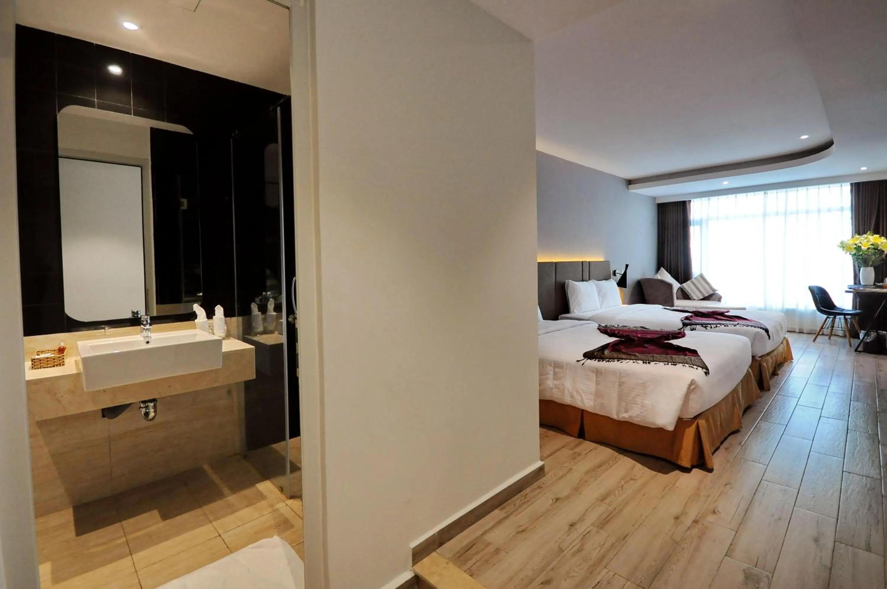 Bathroom, Bed in Anrizon Hotel Nha Trang