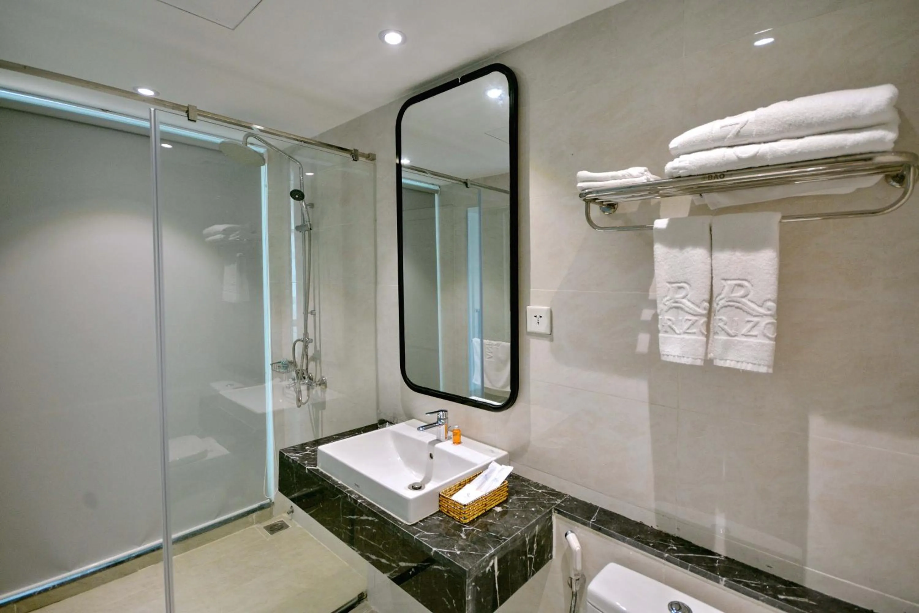 Shower in Anrizon Hotel Nha Trang