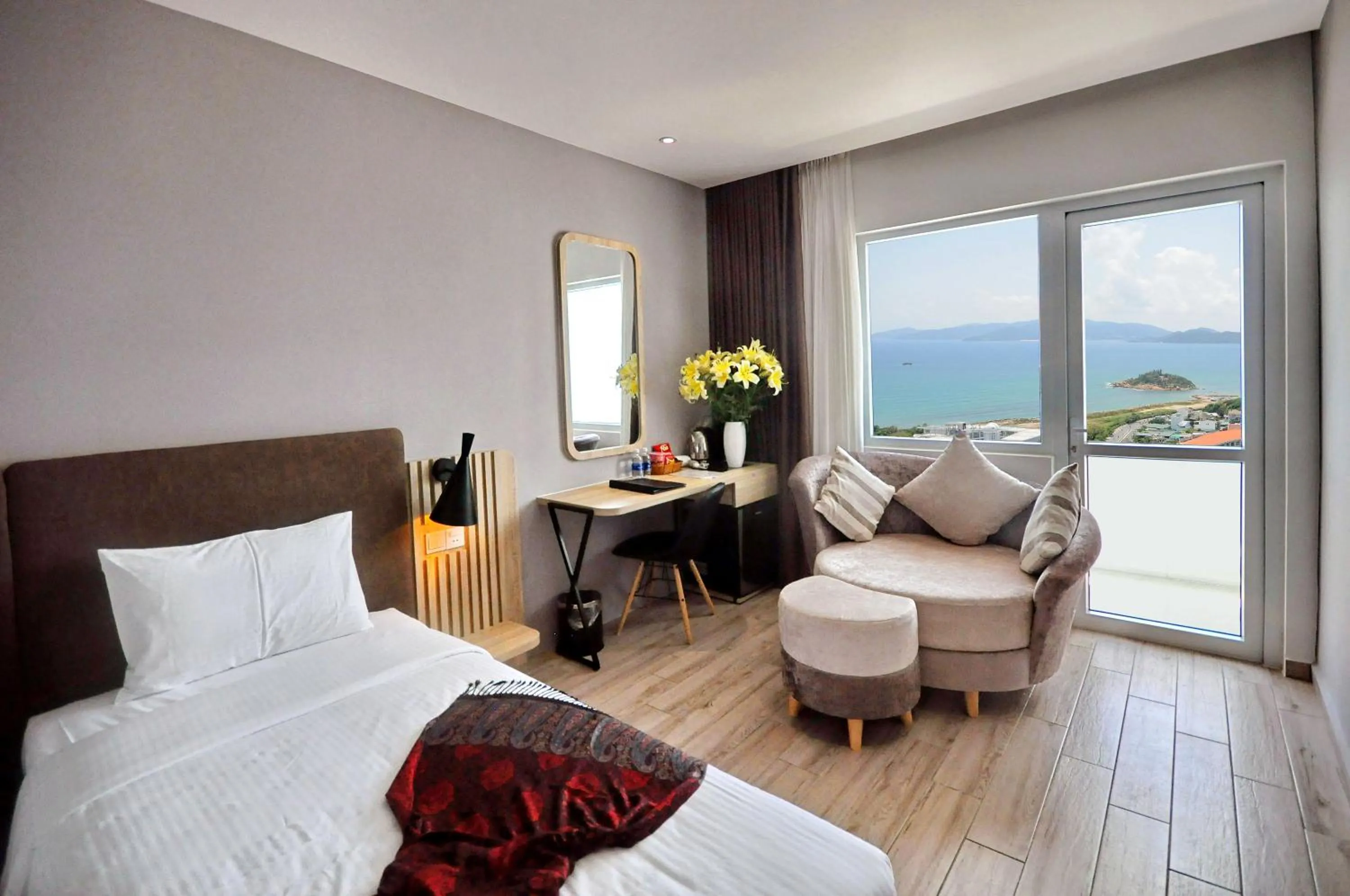 Coffee/tea facilities, Bed in Anrizon Hotel Nha Trang