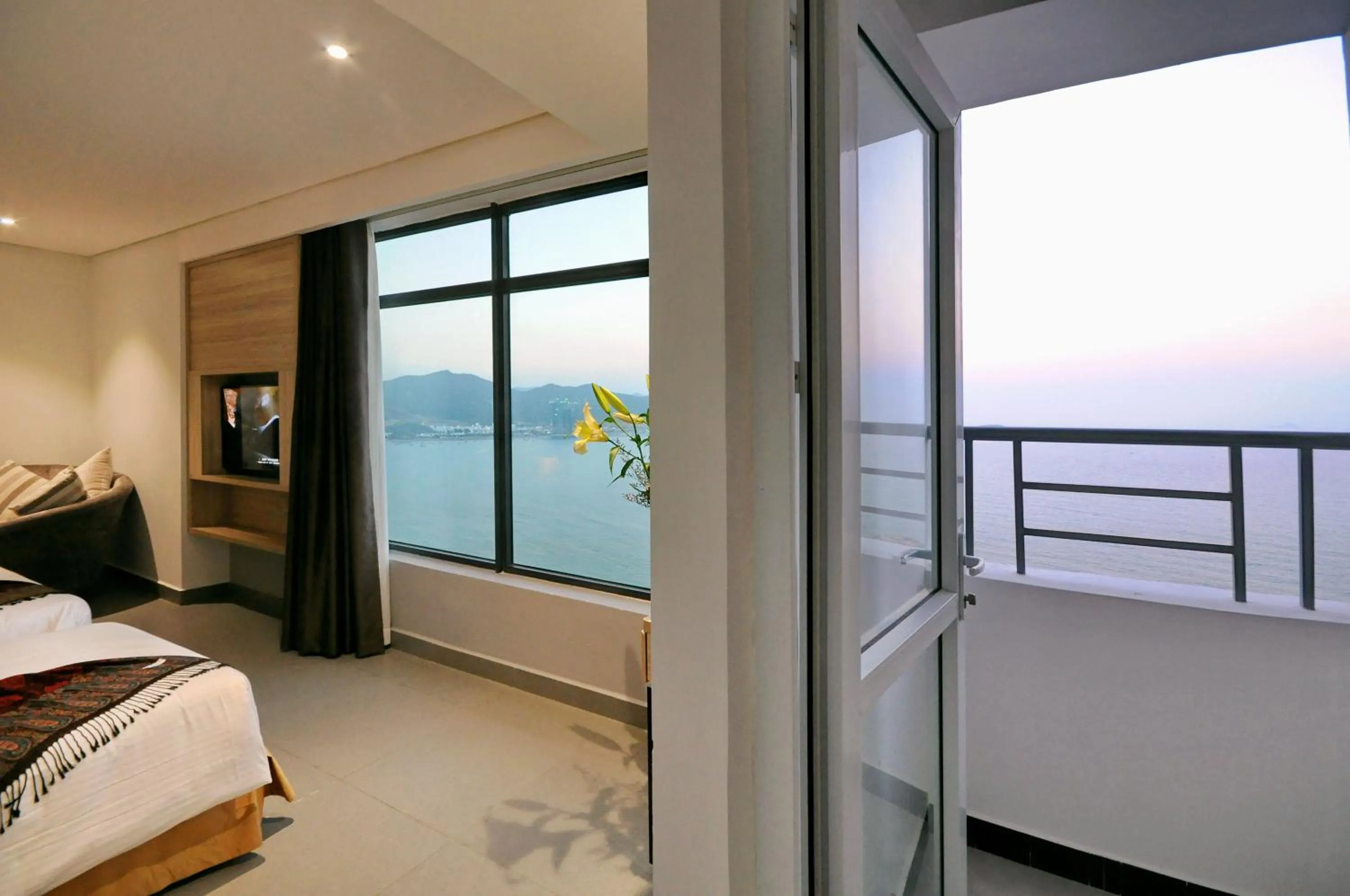 Balcony/Terrace, Bed in Anrizon Hotel Nha Trang