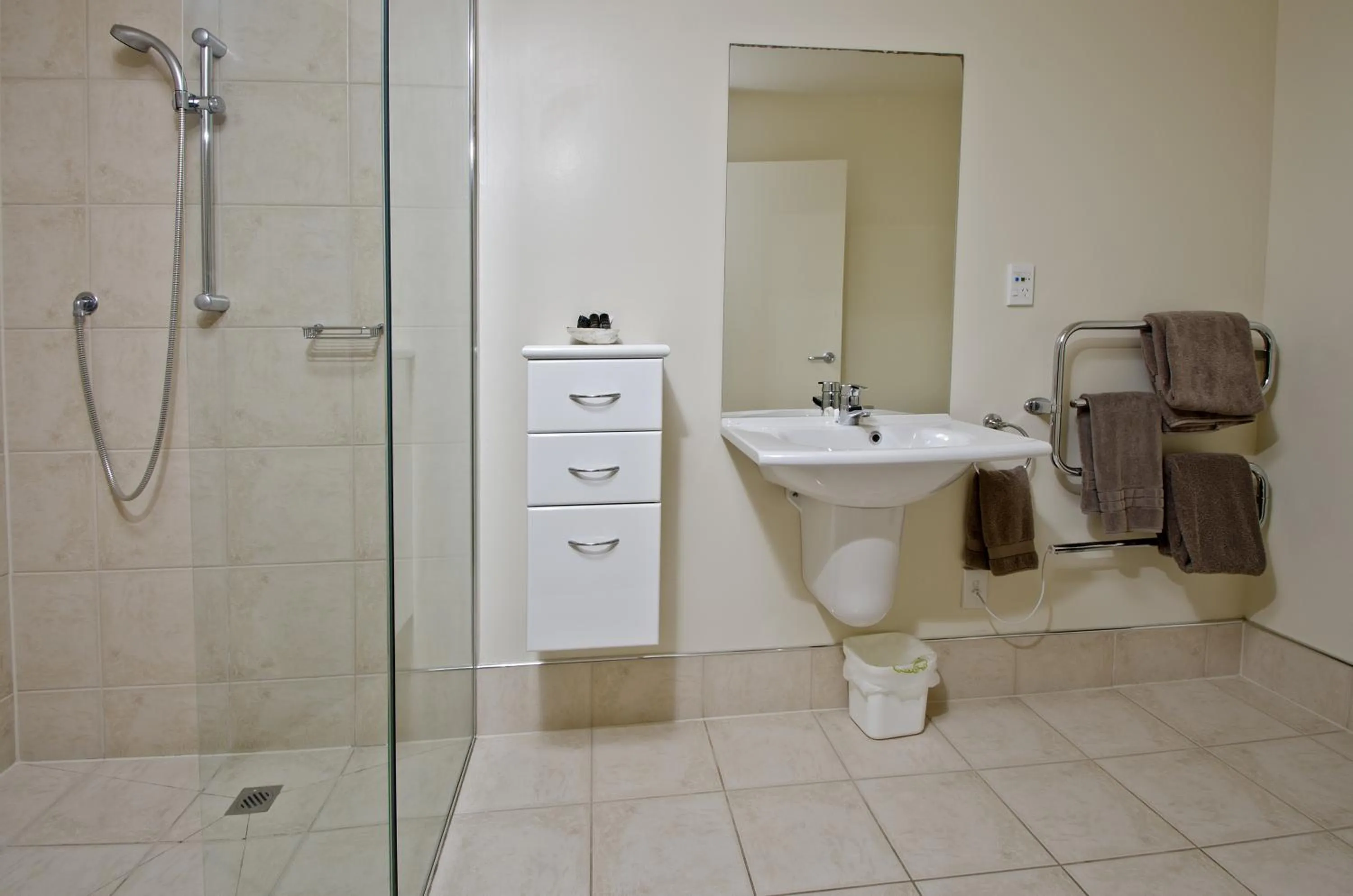 Shower in Pavilion Beachfront Apartments