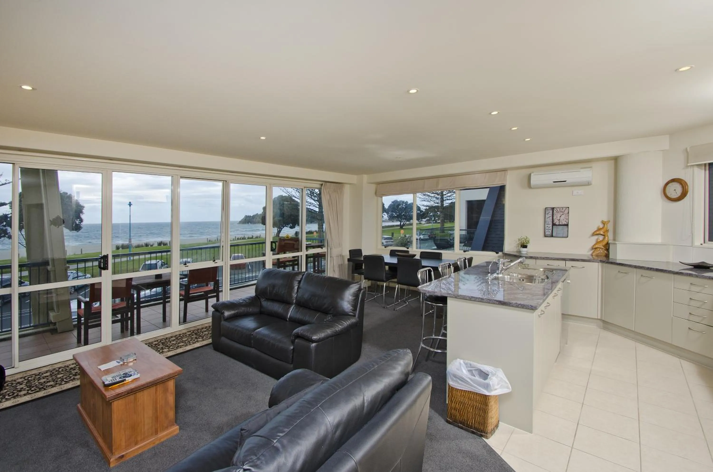 Living room in Pavilion Beachfront Apartments