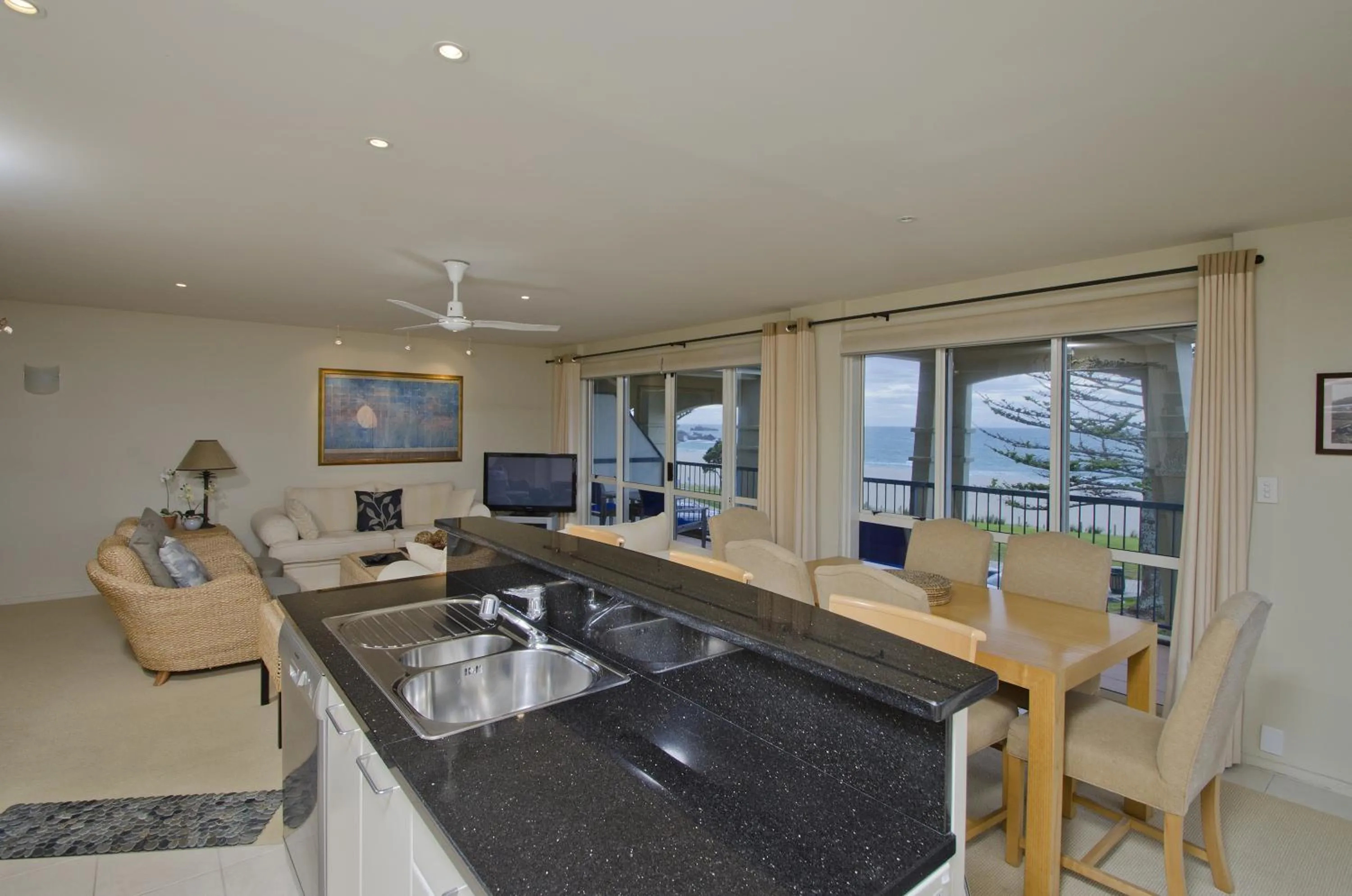 Kitchen or kitchenette in Pavilion Beachfront Apartments
