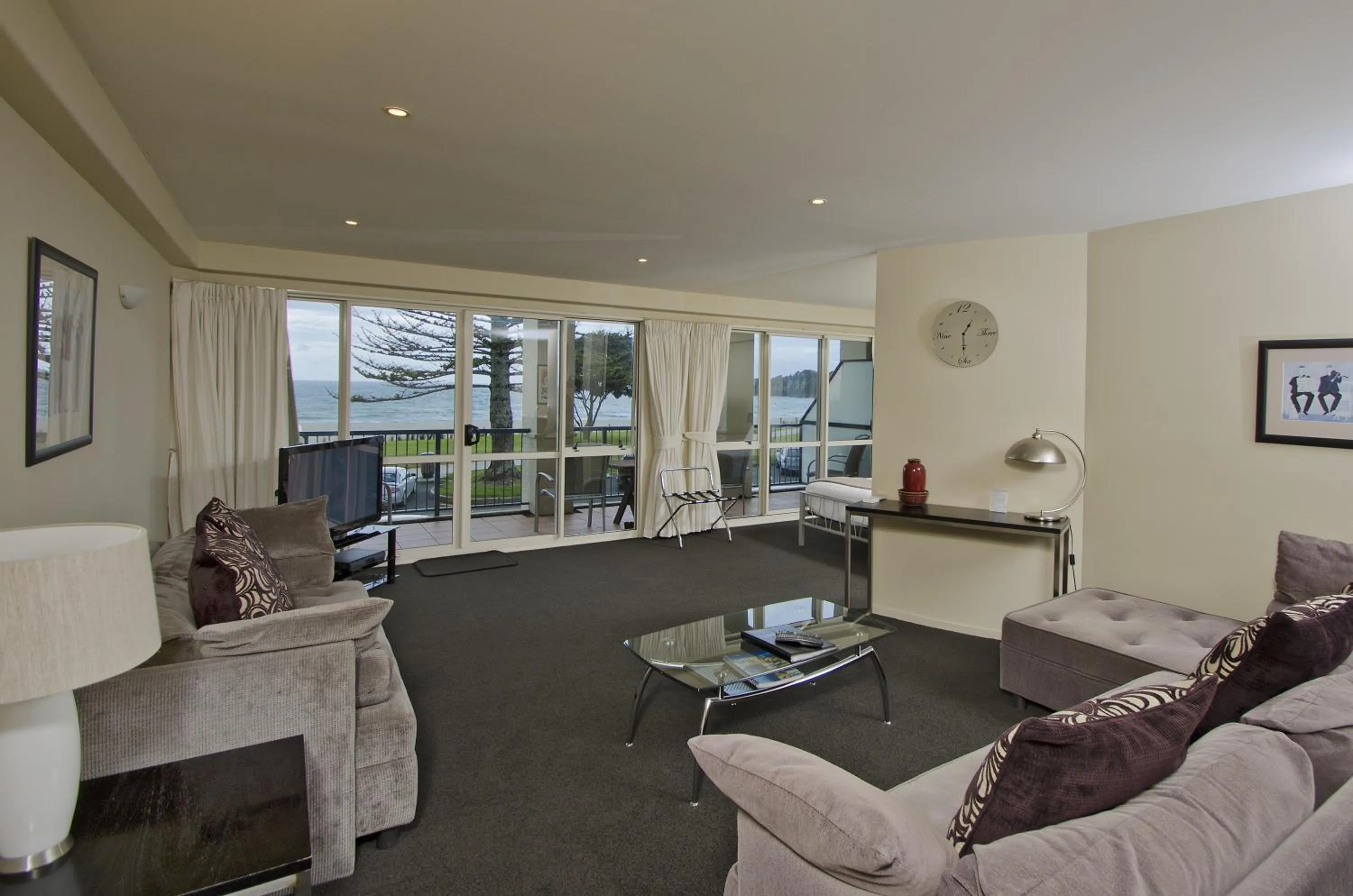 Day in Pavilion Beachfront Apartments