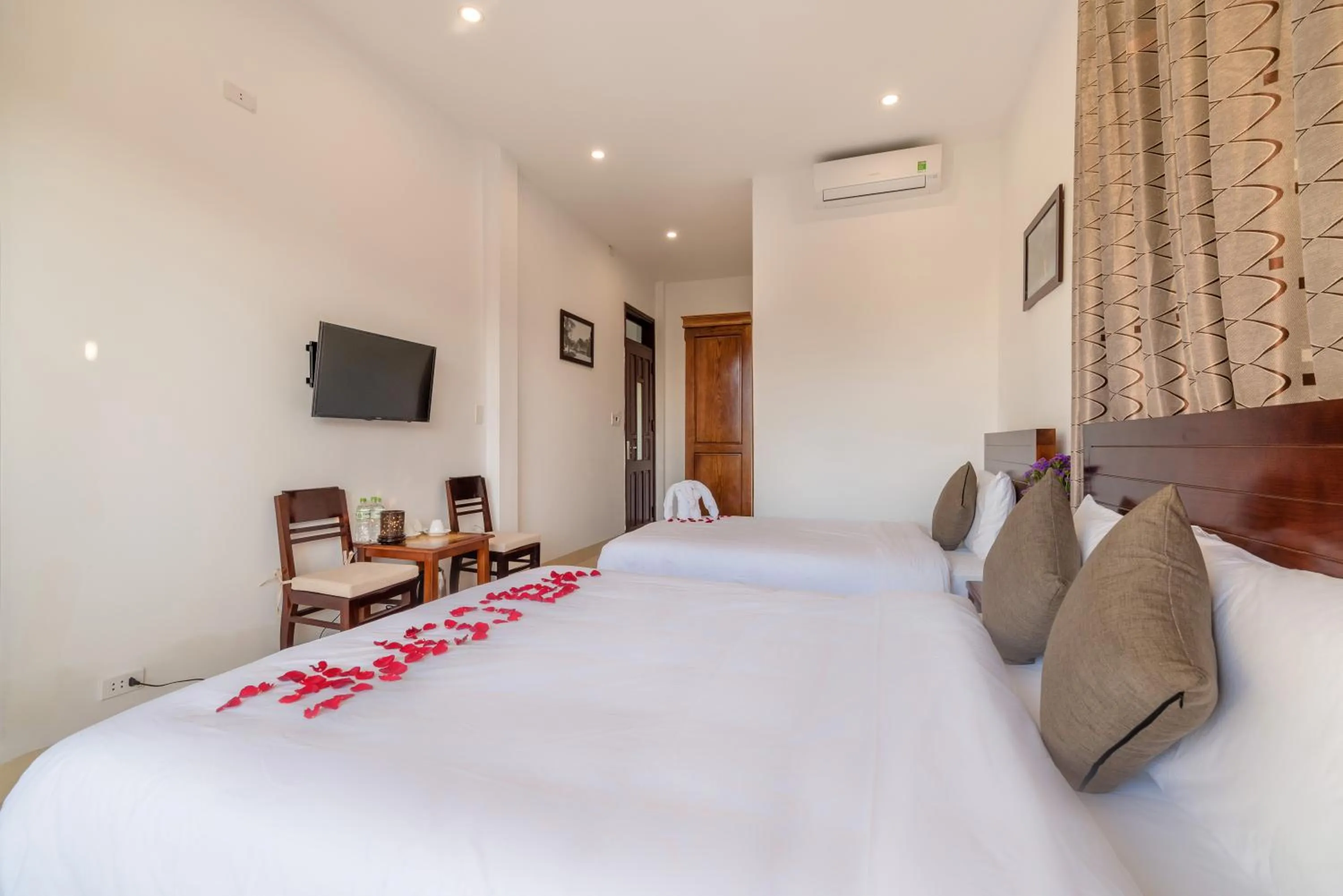 Bed in Hanh Nhung Villa