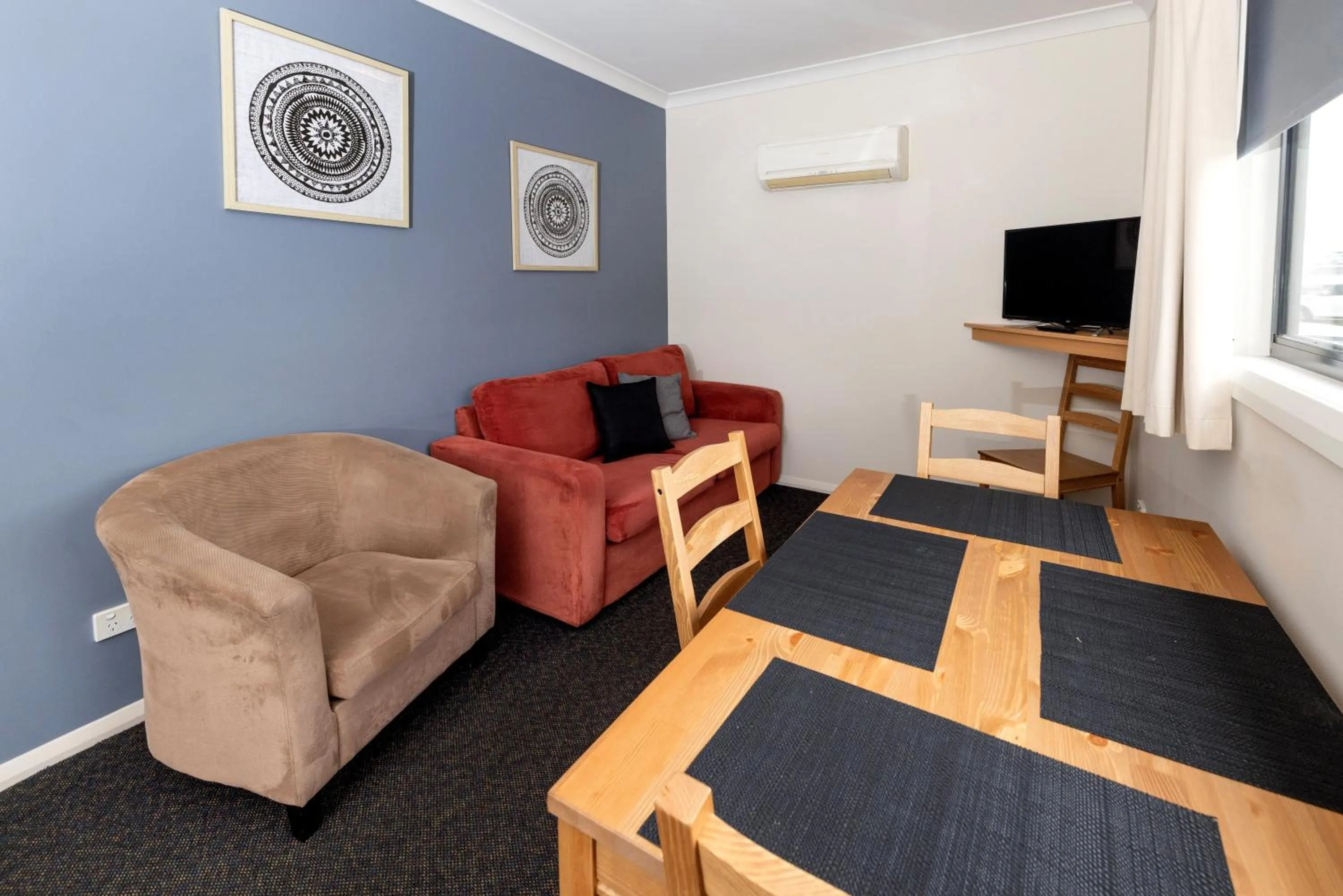 Living room in BIG4 Hobart Airport Tourist Park