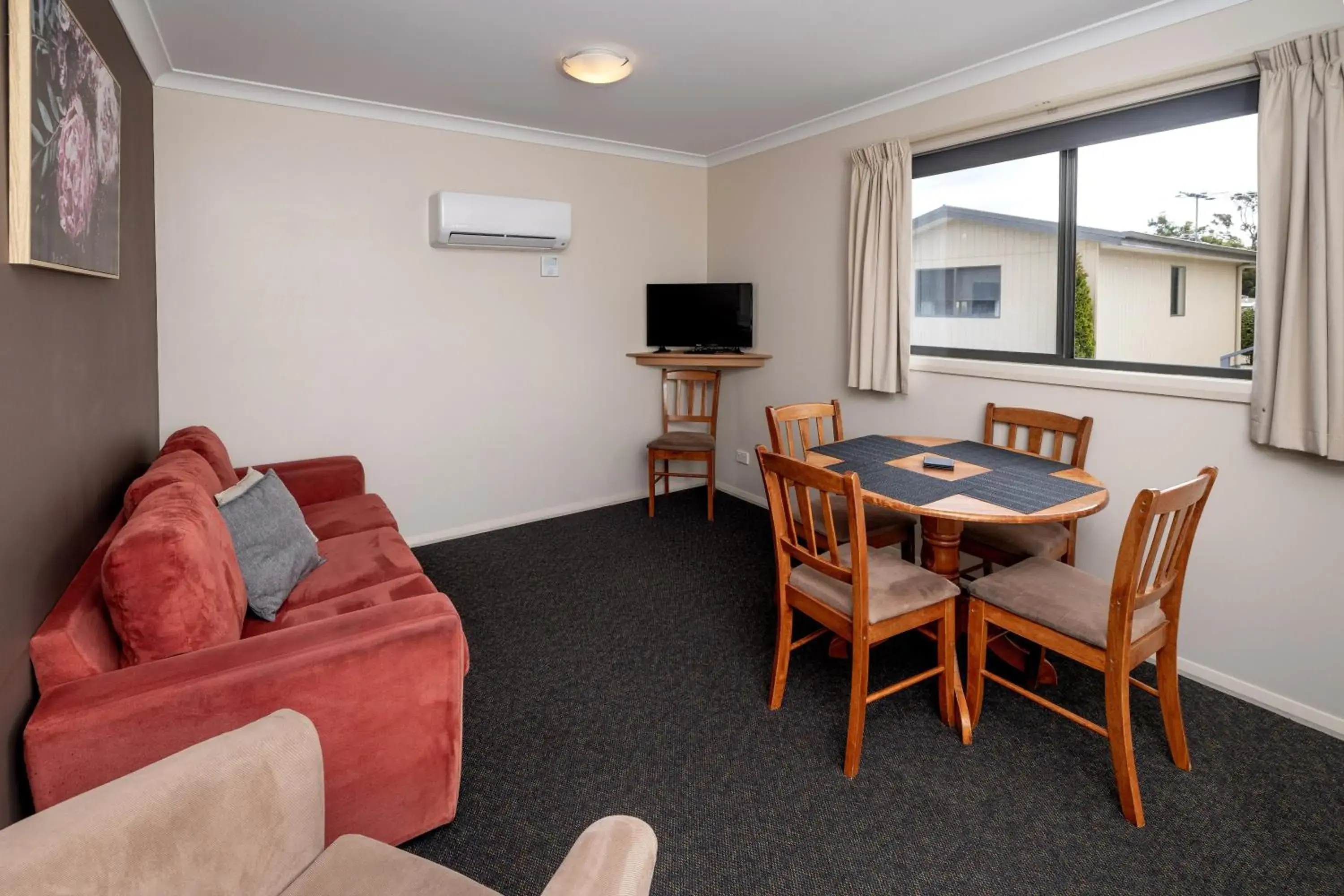 Two-Bedroom Chalet C in BIG4 Hobart Airport Tourist Park Two-Bedroom Chalet C in BIG4 Hobart Airport Tourist Park