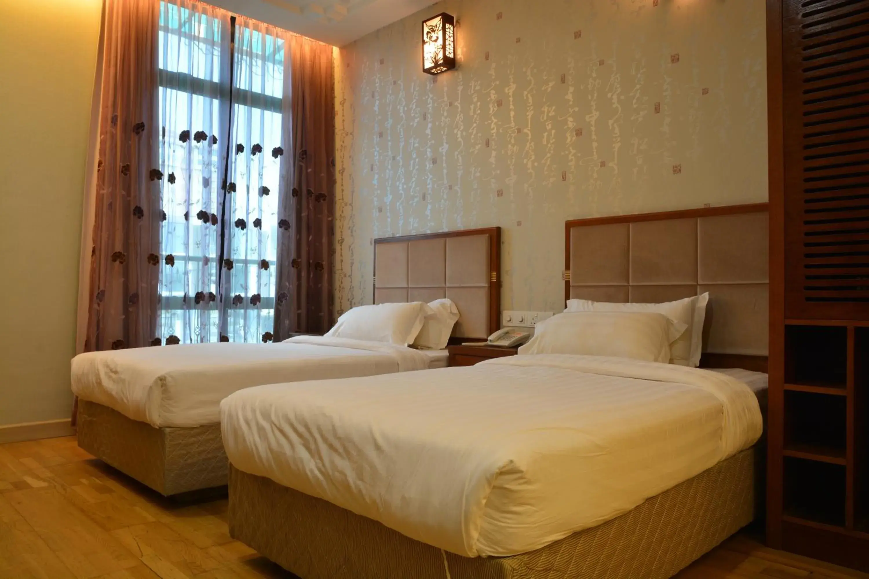 Deluxe Twin Room in De Residence Hotel Deluxe Twin Room in De Residence Hotel