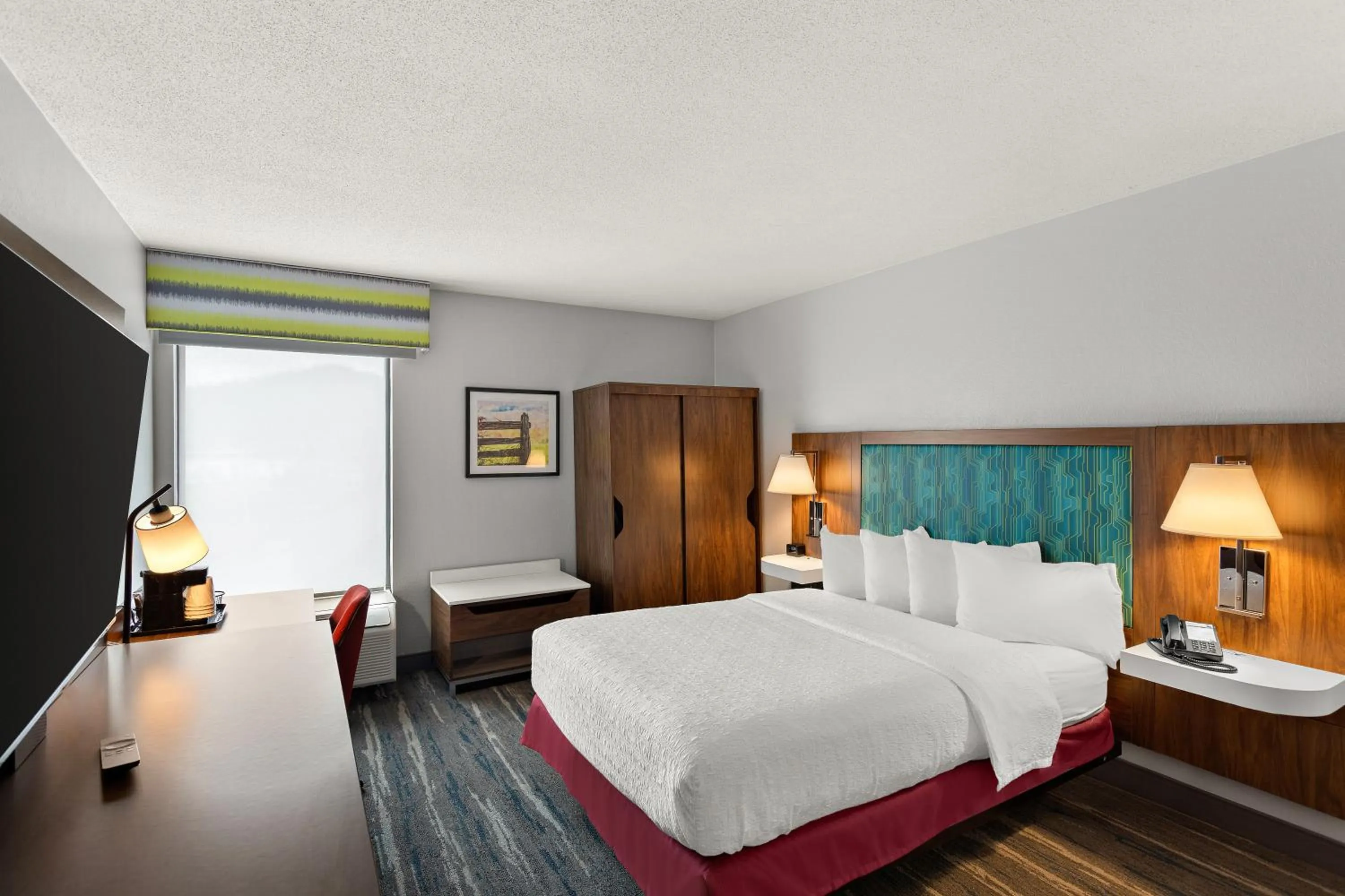 Guests, Bed in Hampton Inn Bridgeport/Clarksburg