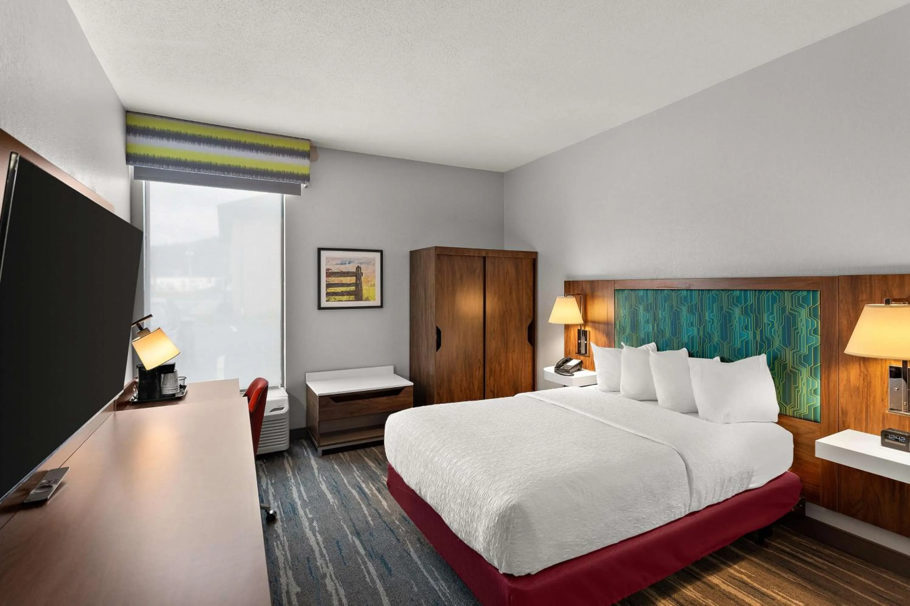 Bed in Hampton Inn Bridgeport/Clarksburg