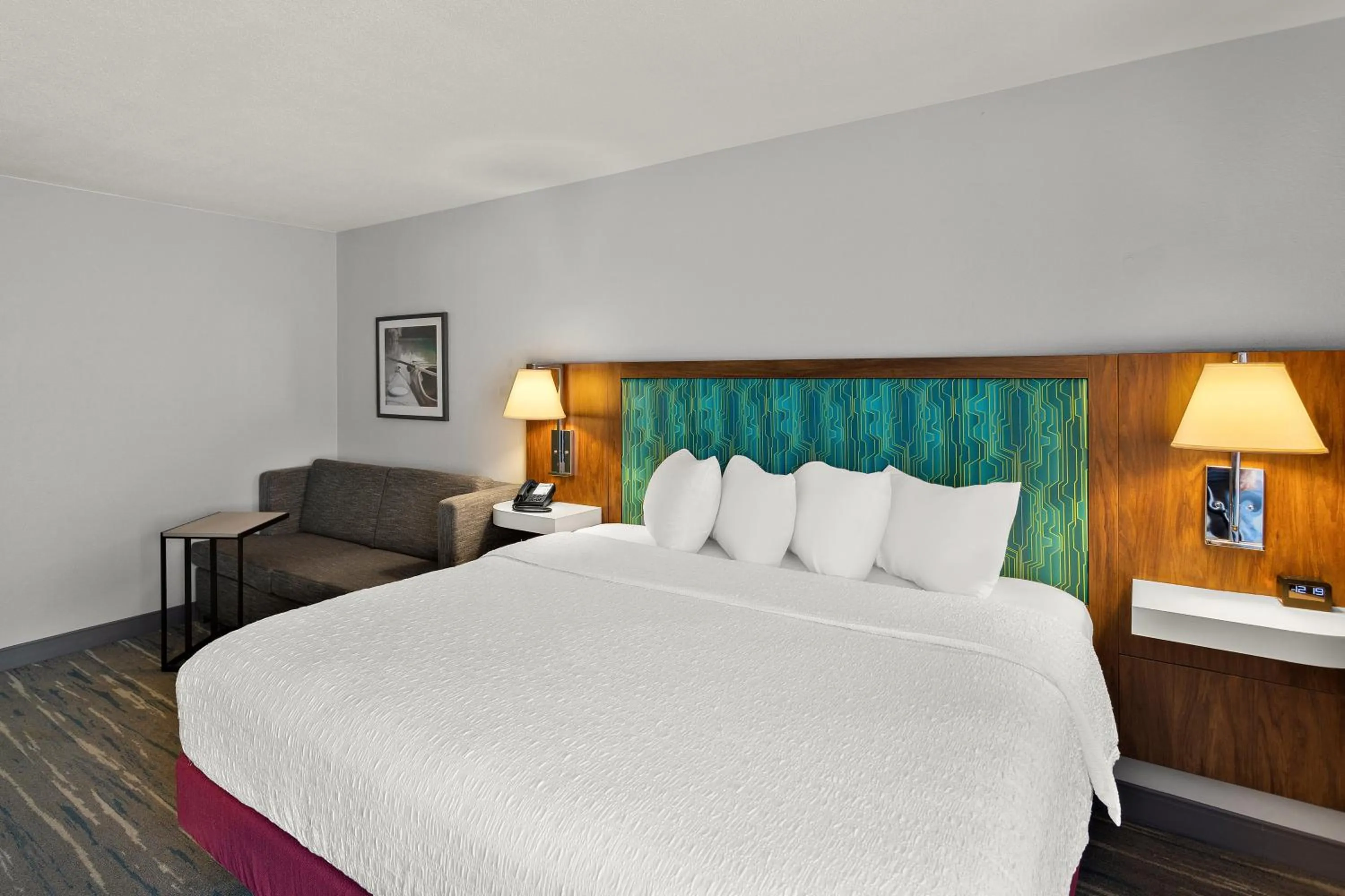 Guests, Bed in Hampton Inn Bridgeport/Clarksburg