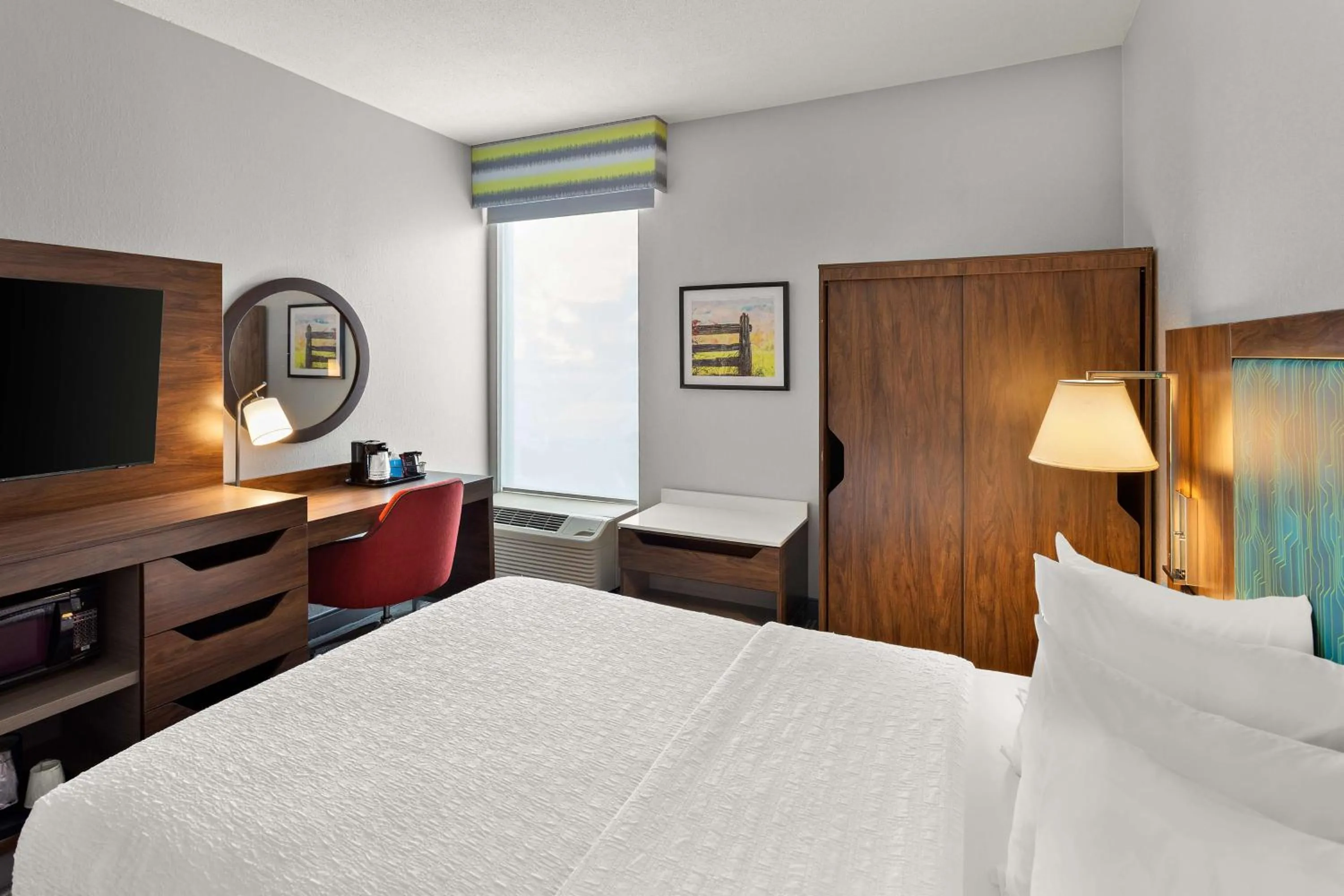 Bedroom, Bed in Hampton Inn Bridgeport/Clarksburg