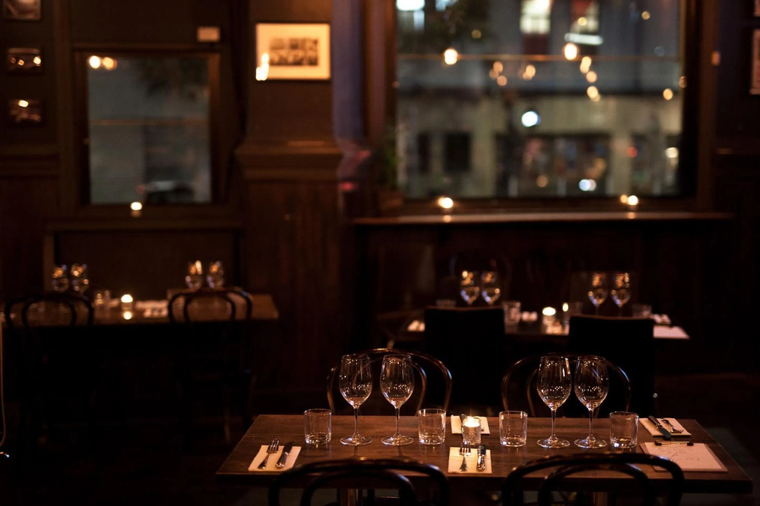 Restaurant/places to eat in Central Club Hotel