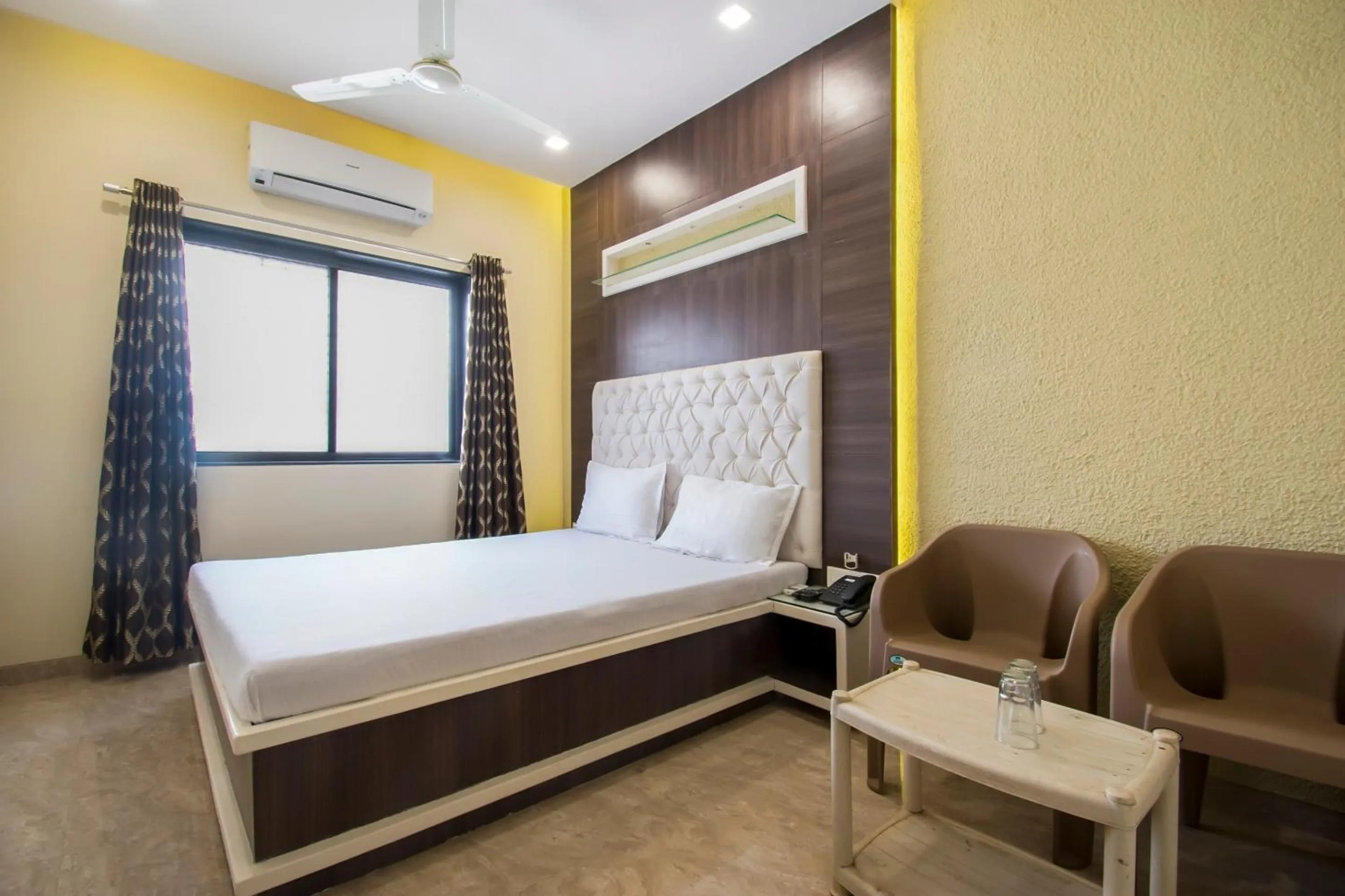 Bedroom in Aasra Lodge