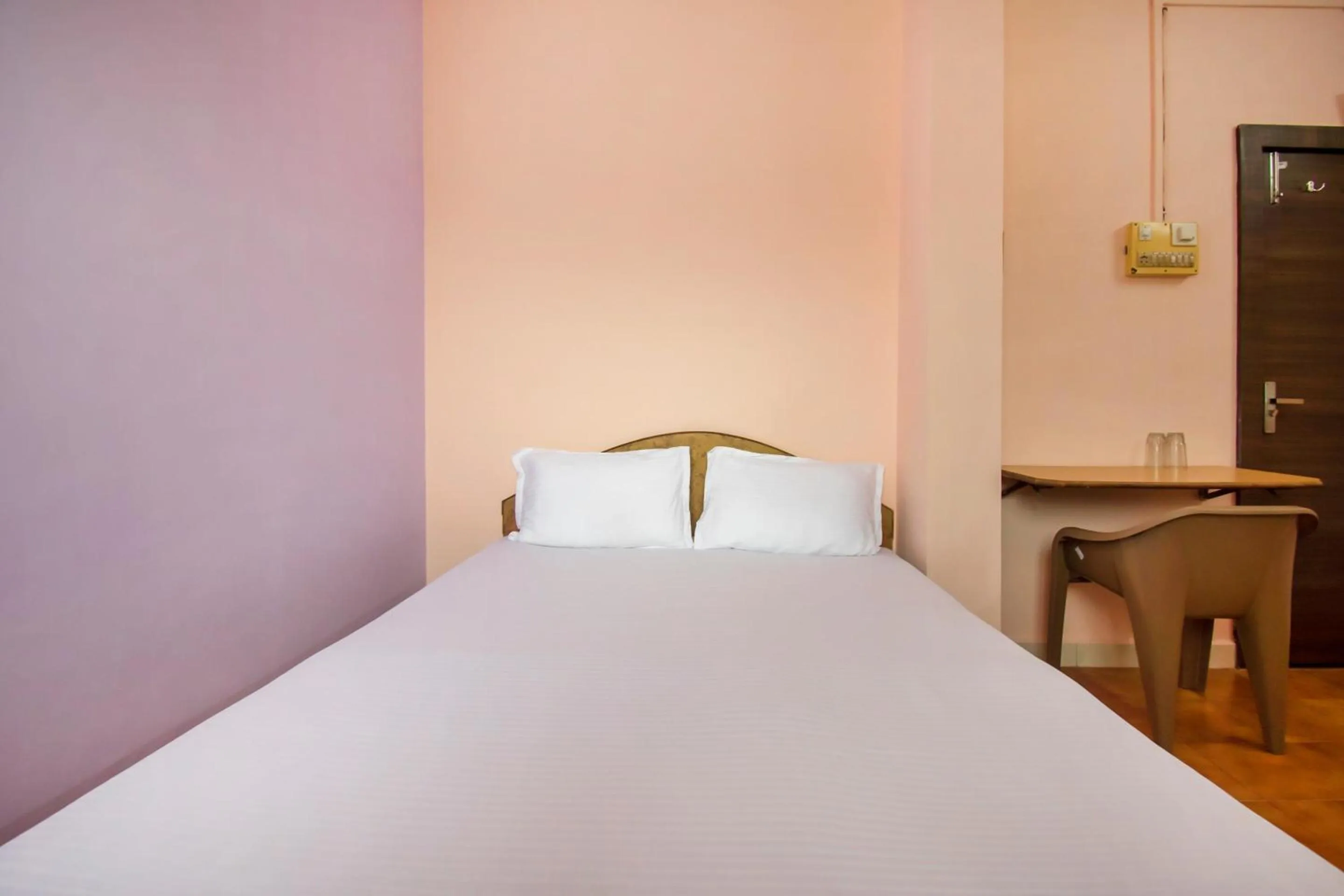 Bedroom in Aasra Lodge