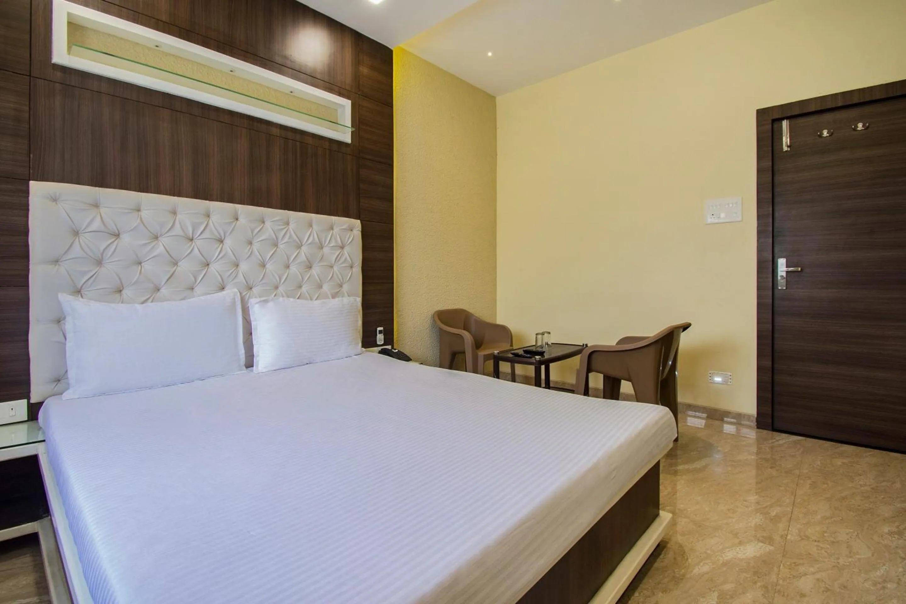 Bedroom in Aasra Lodge