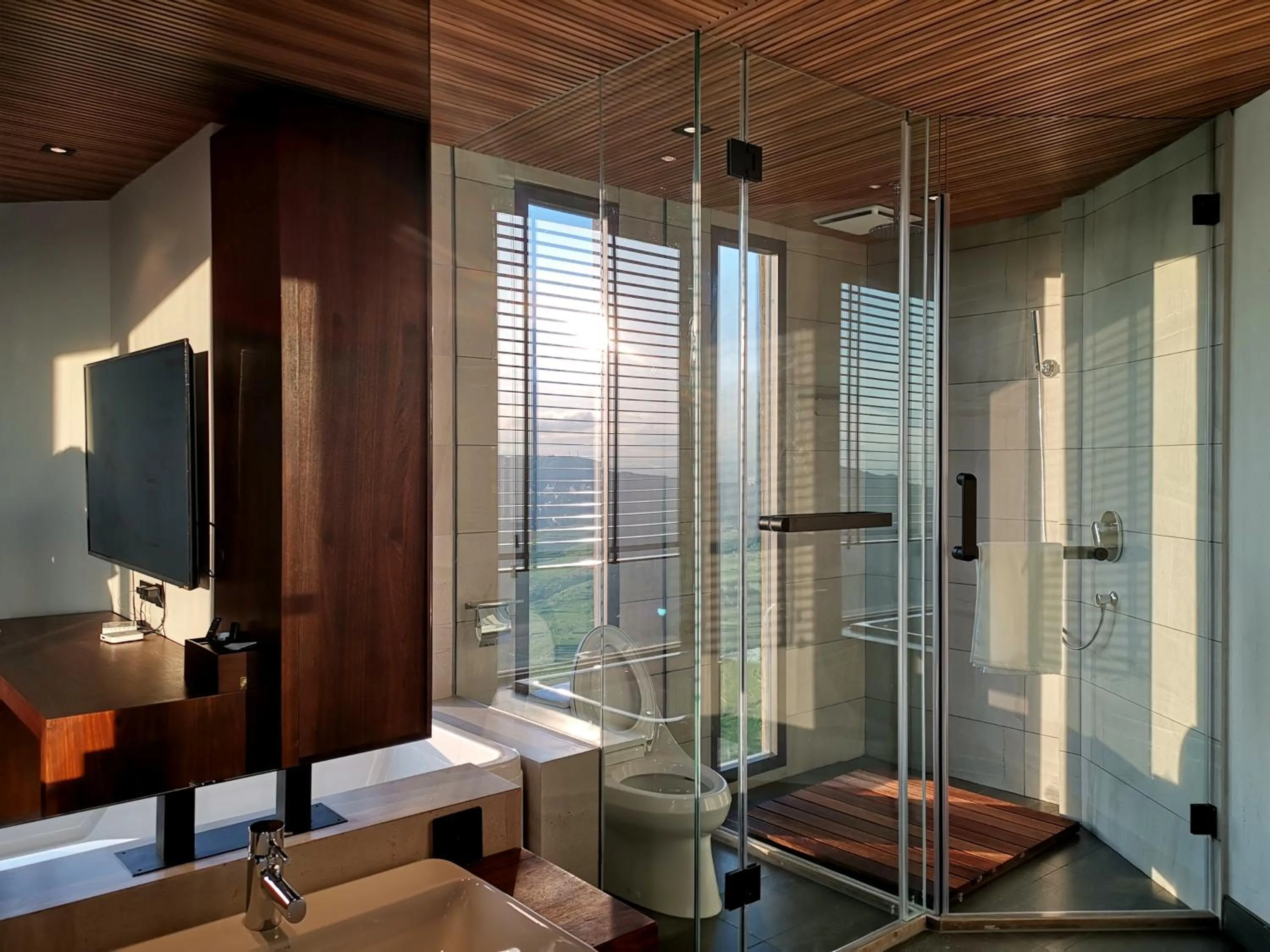 Bathroom in Beyond The Cloud