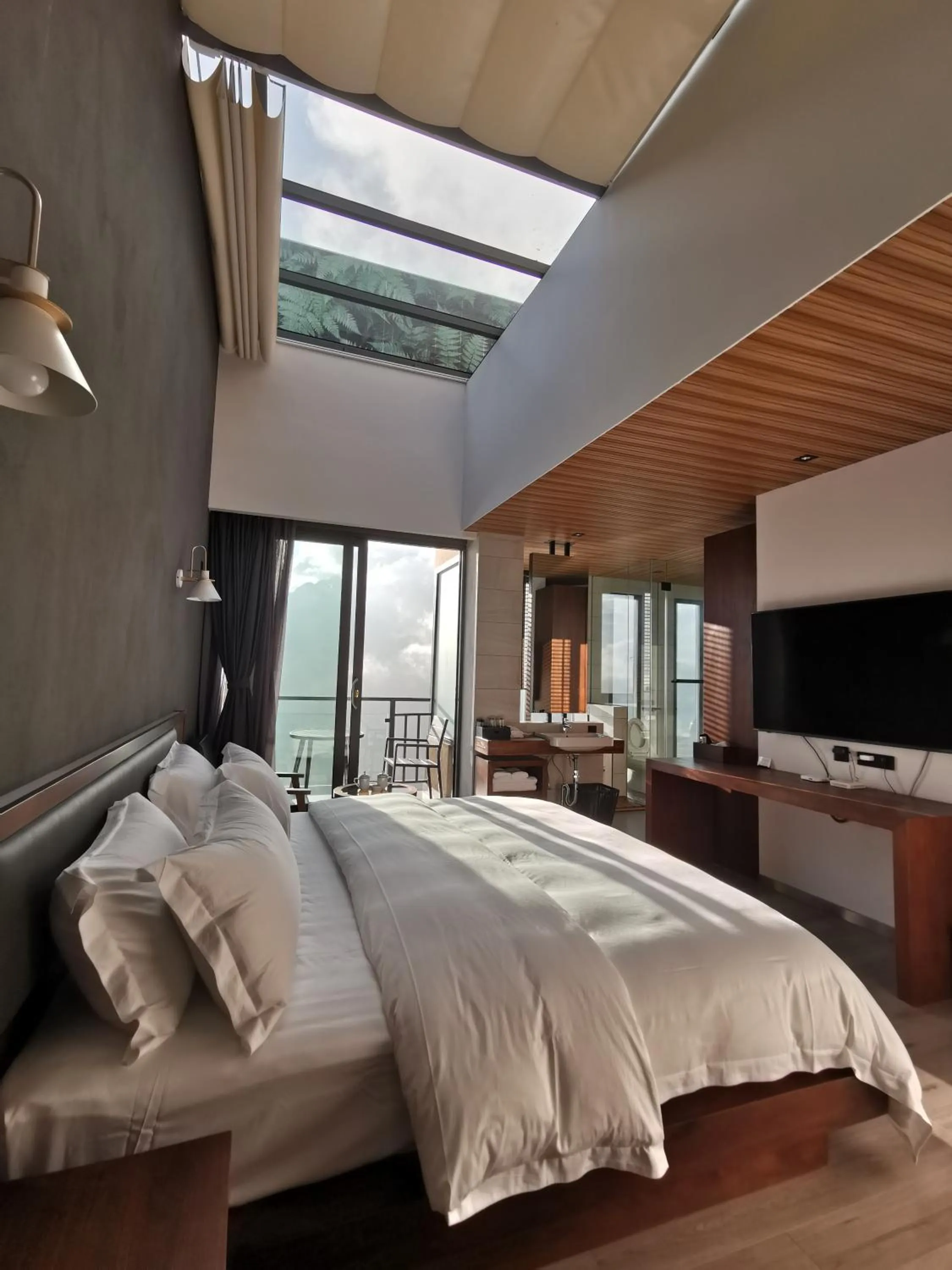 Photo of the whole room in Beyond The Cloud