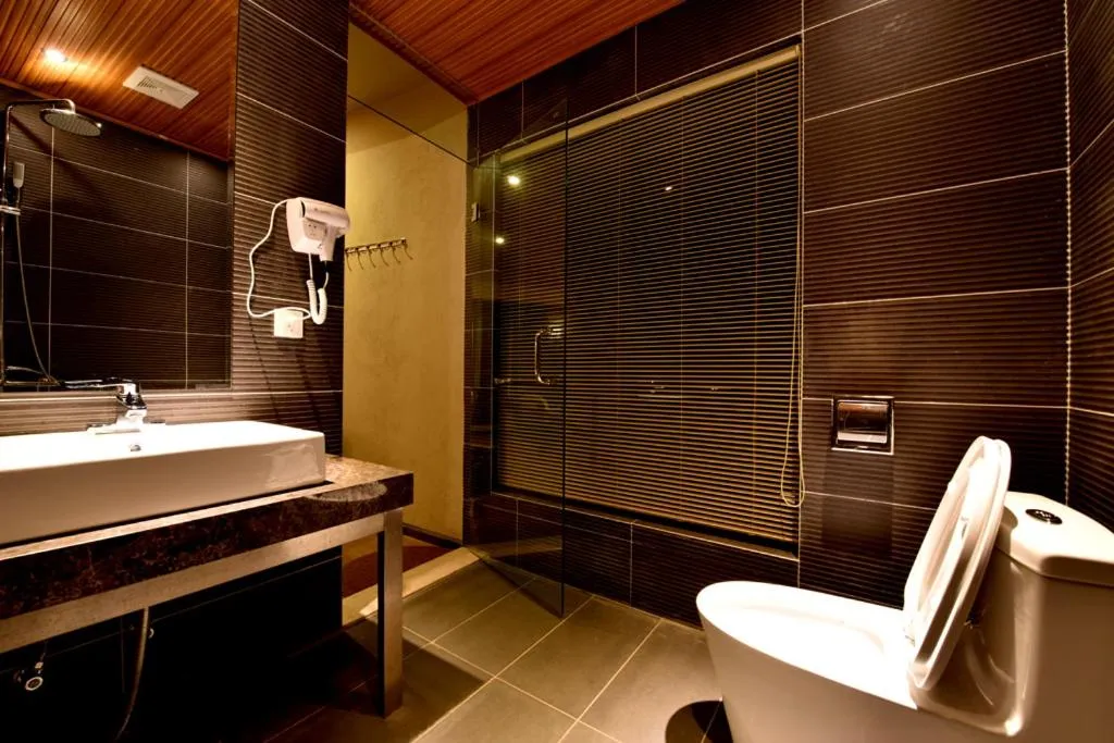 Bathroom in Beyond The Cloud