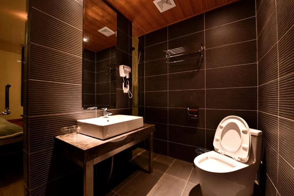 Bathroom in Beyond The Cloud