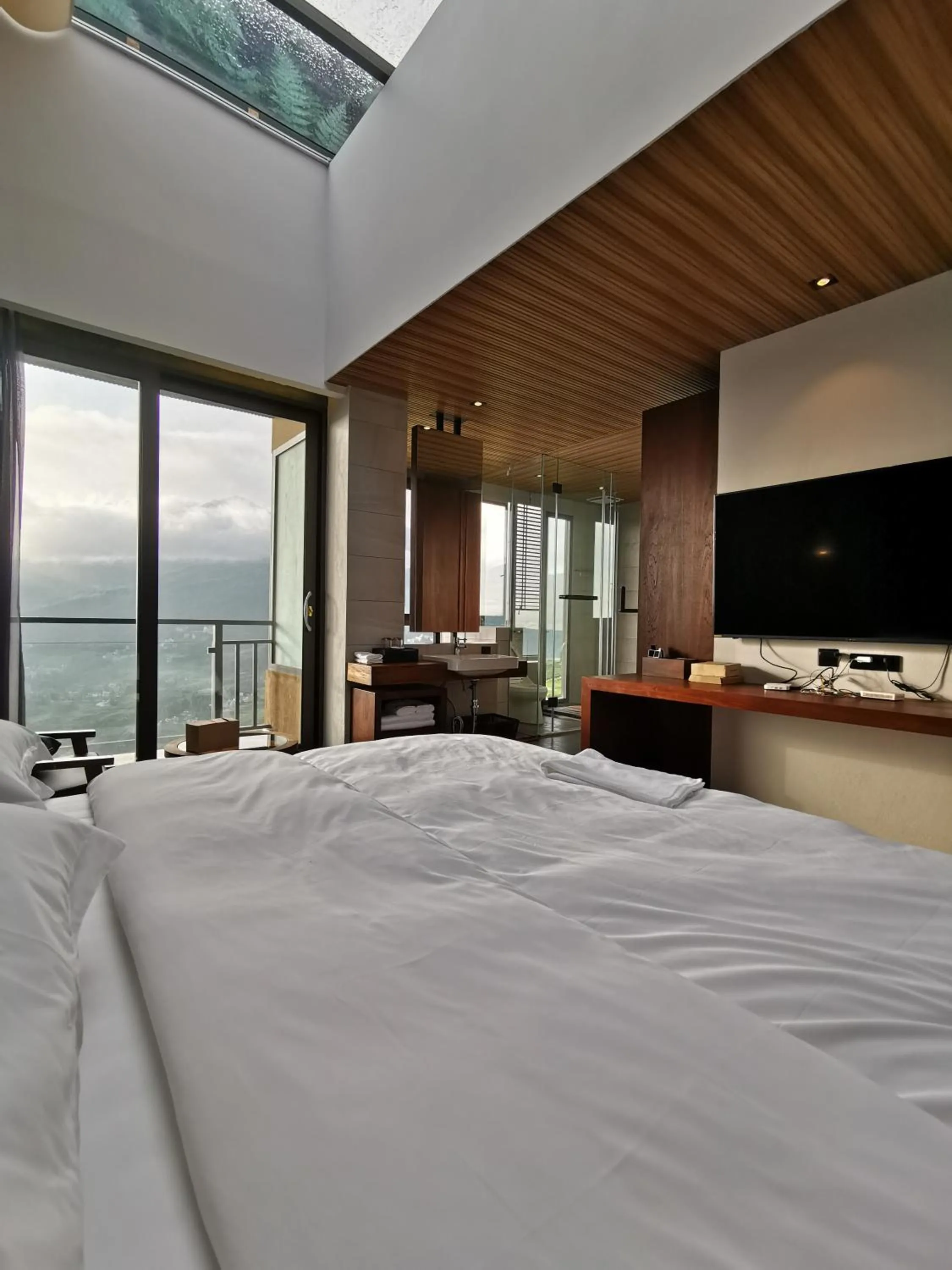 Photo of the whole room in Beyond The Cloud