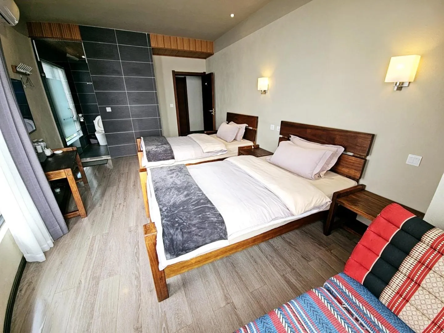 Photo of the whole room in Beyond The Cloud