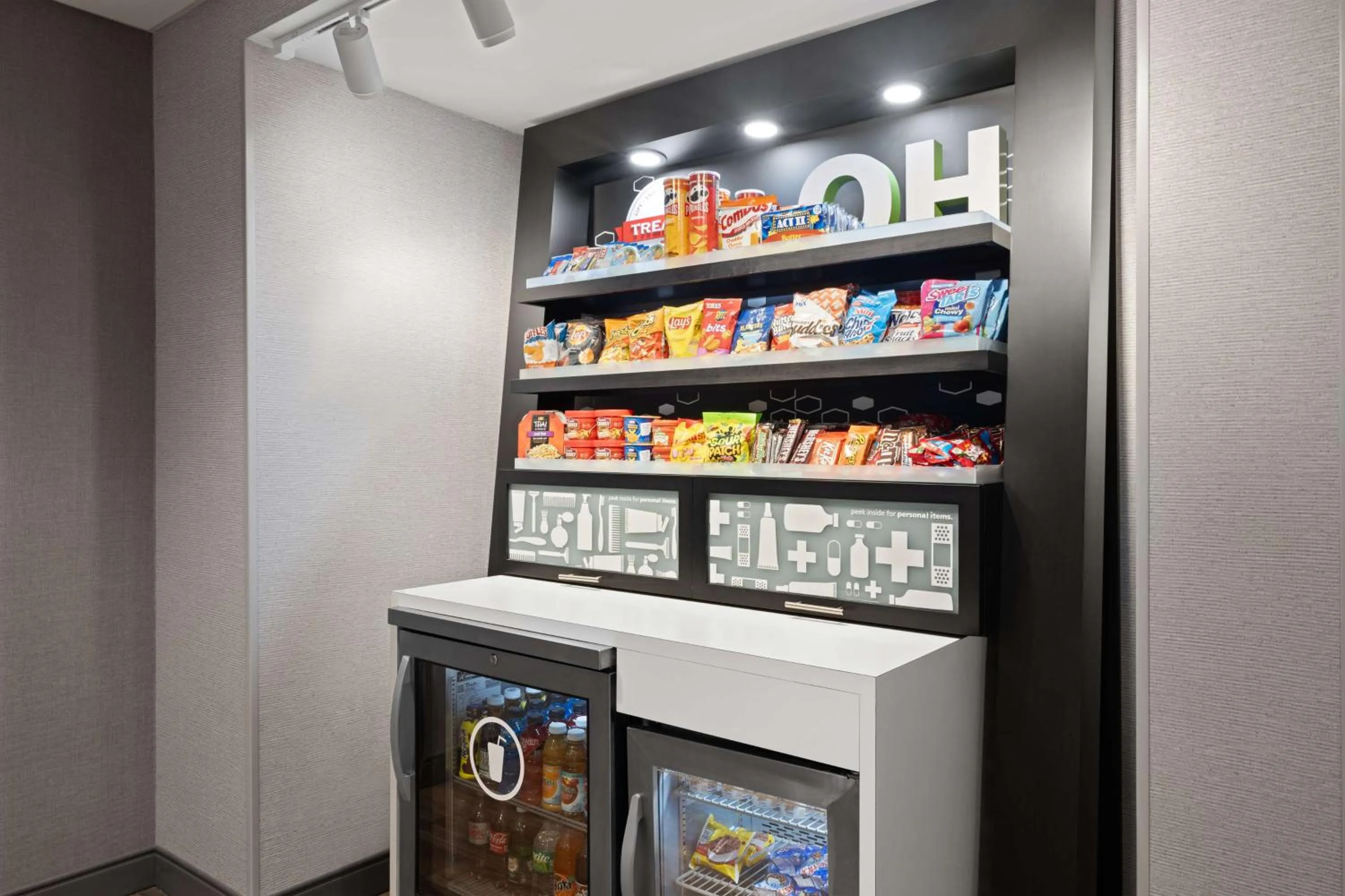 Restaurant/places to eat in Hampton Inn Cleveland-Airport/Tiedeman Road