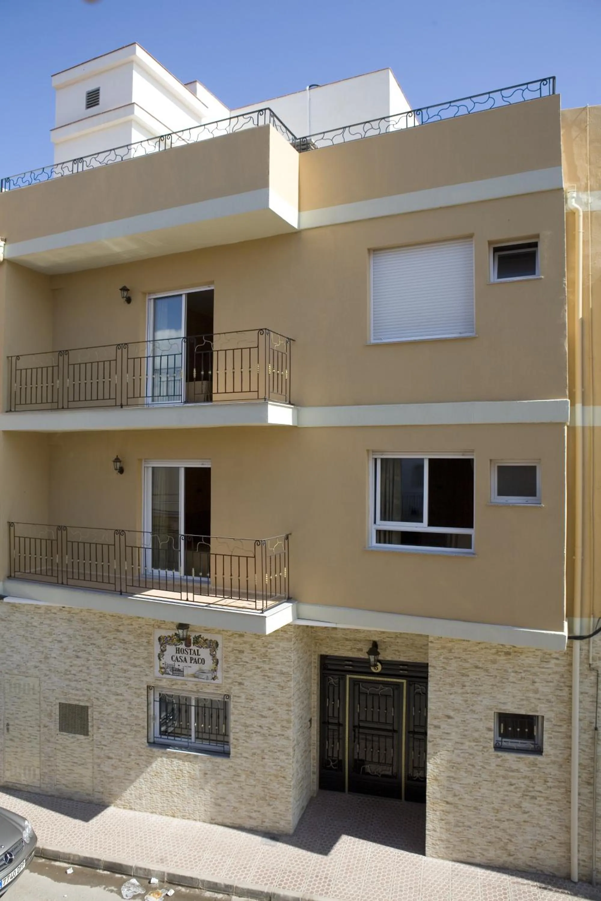 Facade/entrance in Hostal Casa Paco