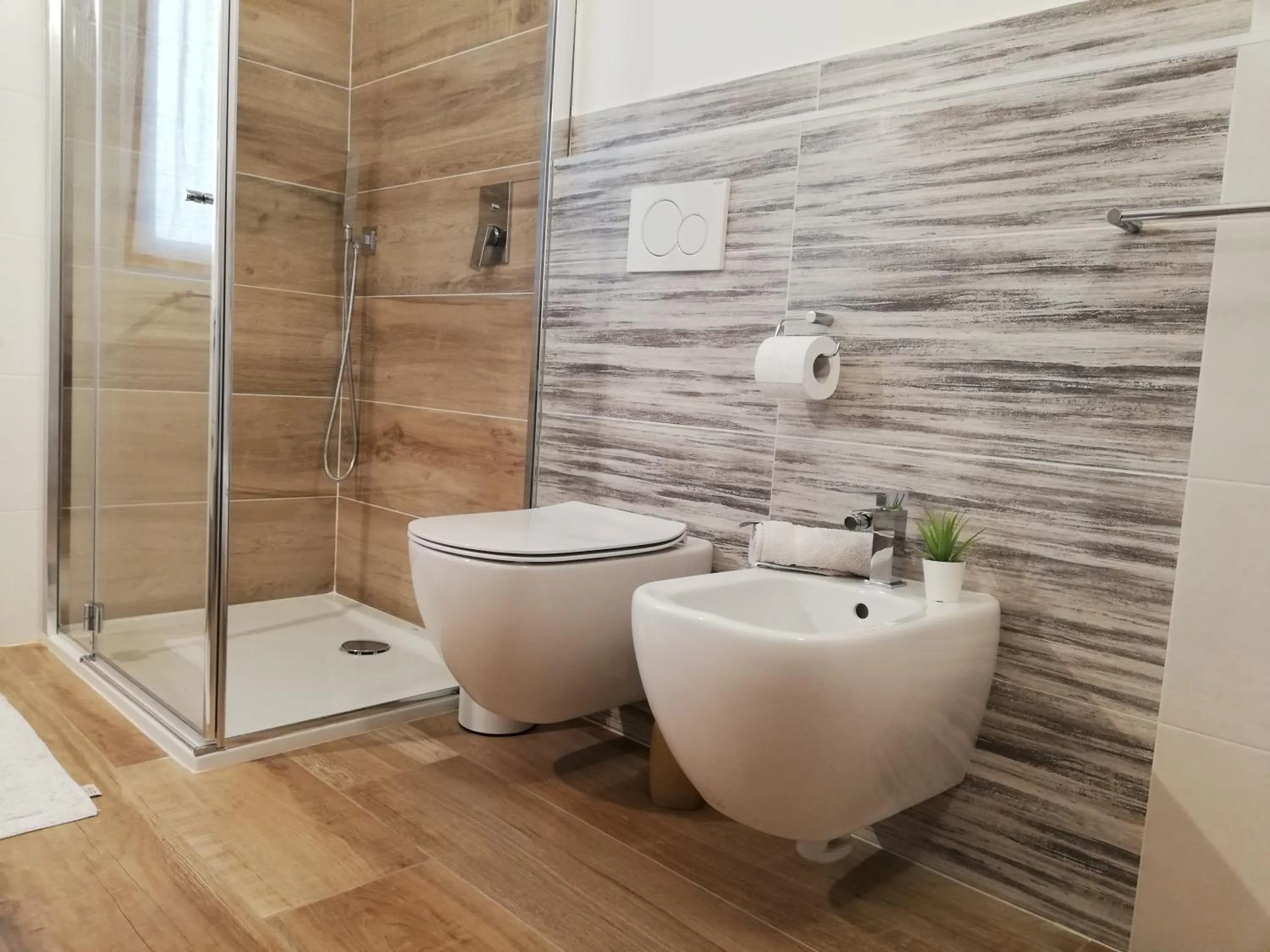 Shower in B&B Villa Pelèr