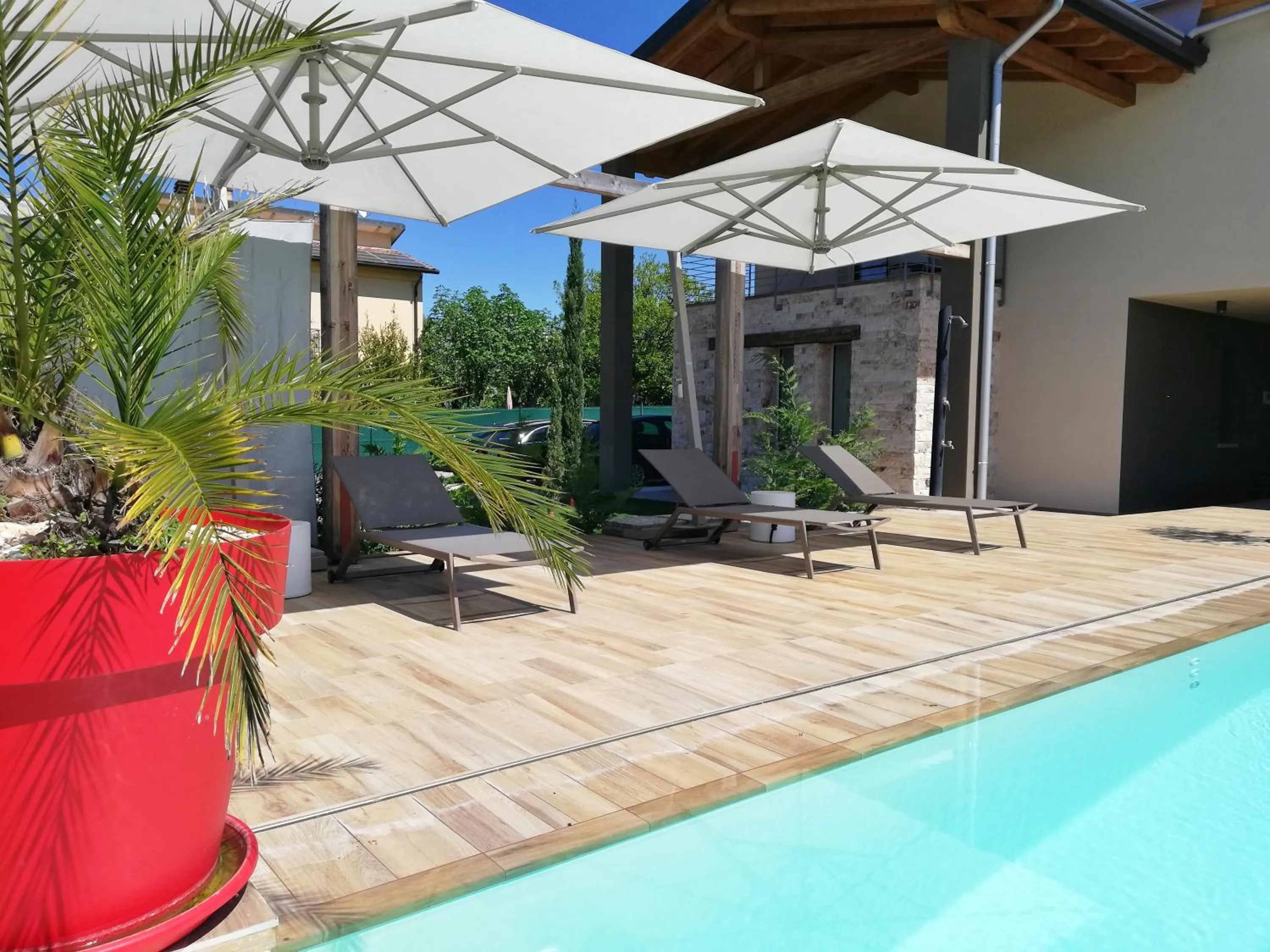 Swimming pool in B&B Villa Pelèr