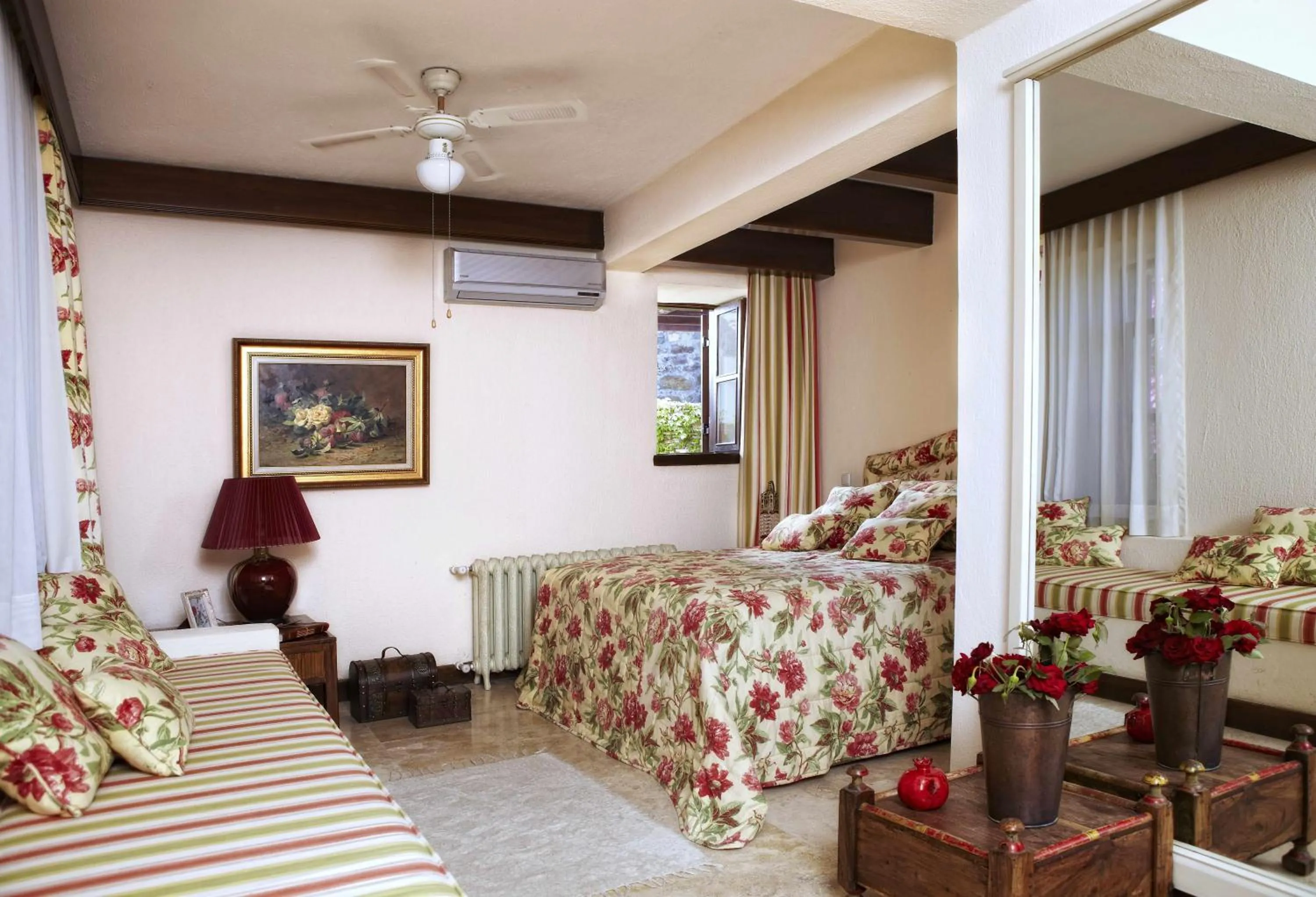 Photo of the whole room, Bed in Gullu Konaklari