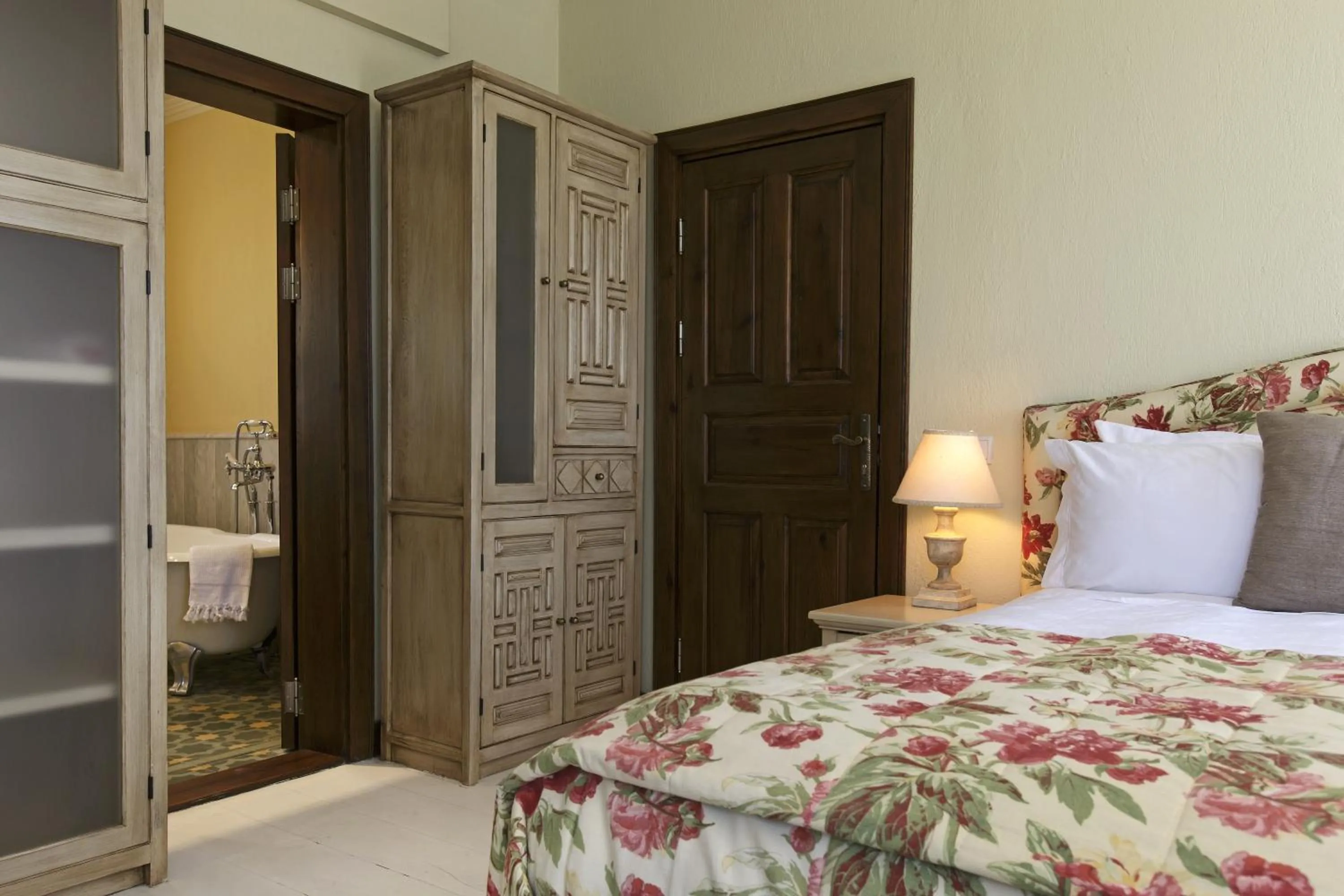 Decorative detail, Bed in Gullu Konaklari