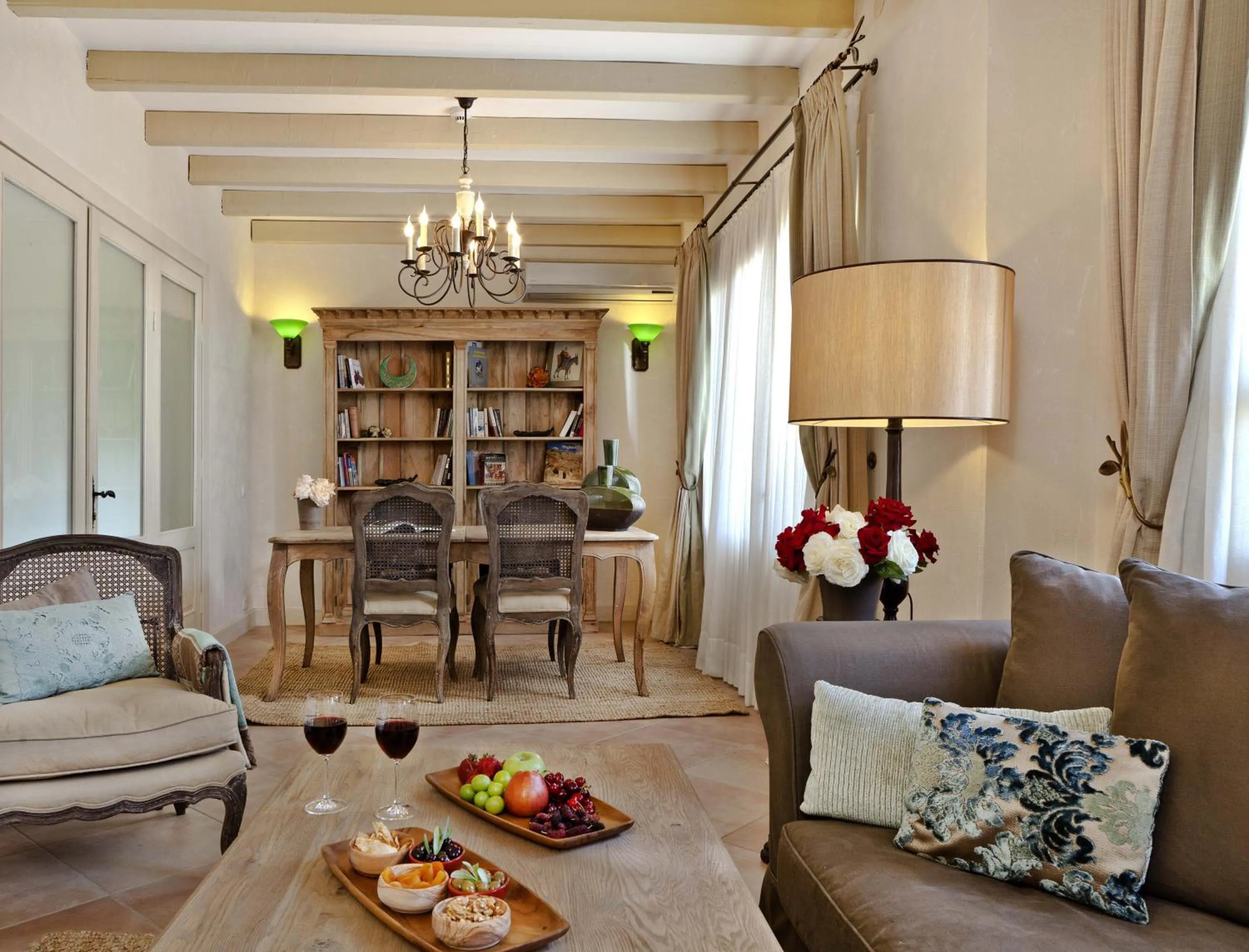 Living room in Gullu Konaklari