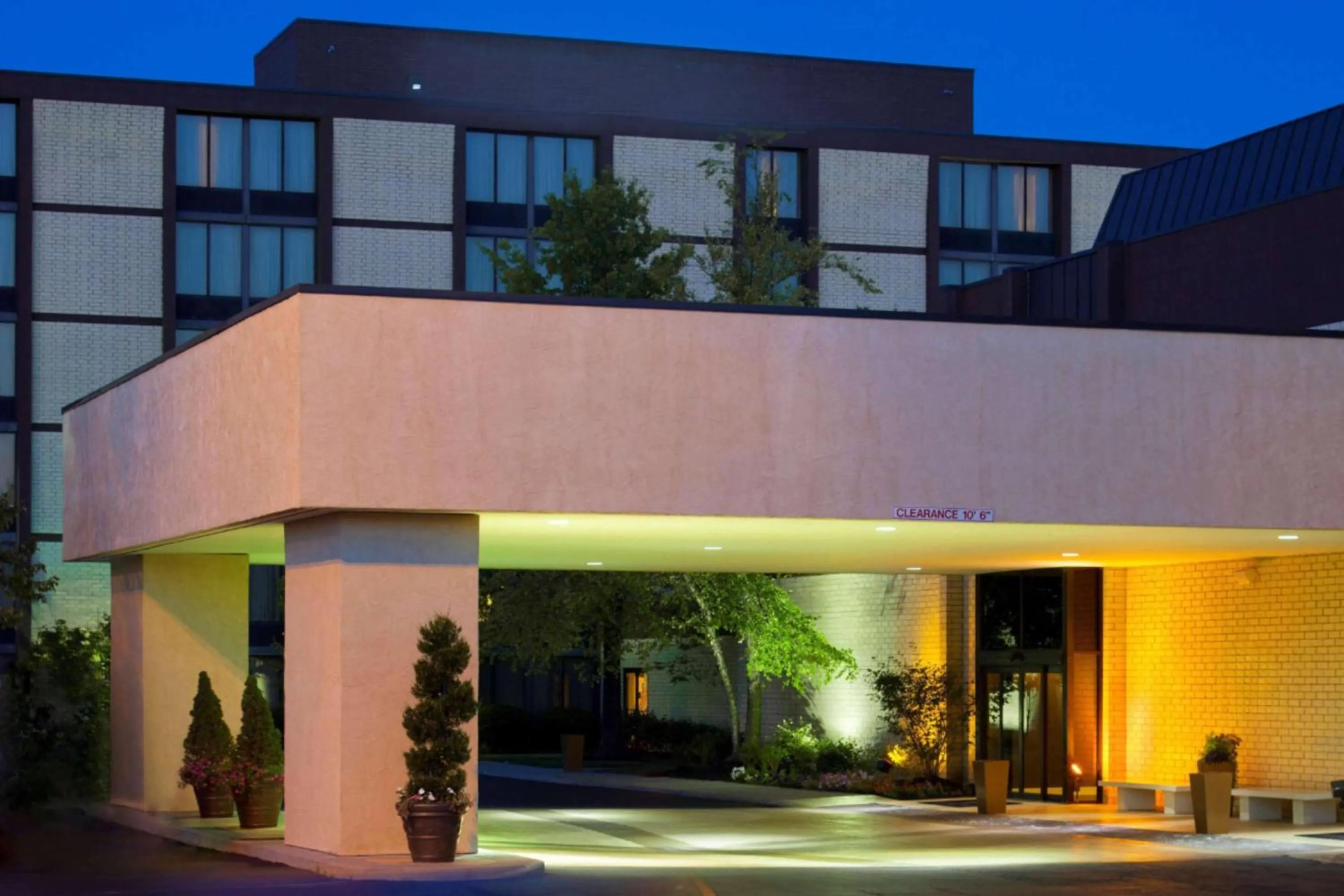 Property building in DoubleTree by Hilton Columbus/Worthington