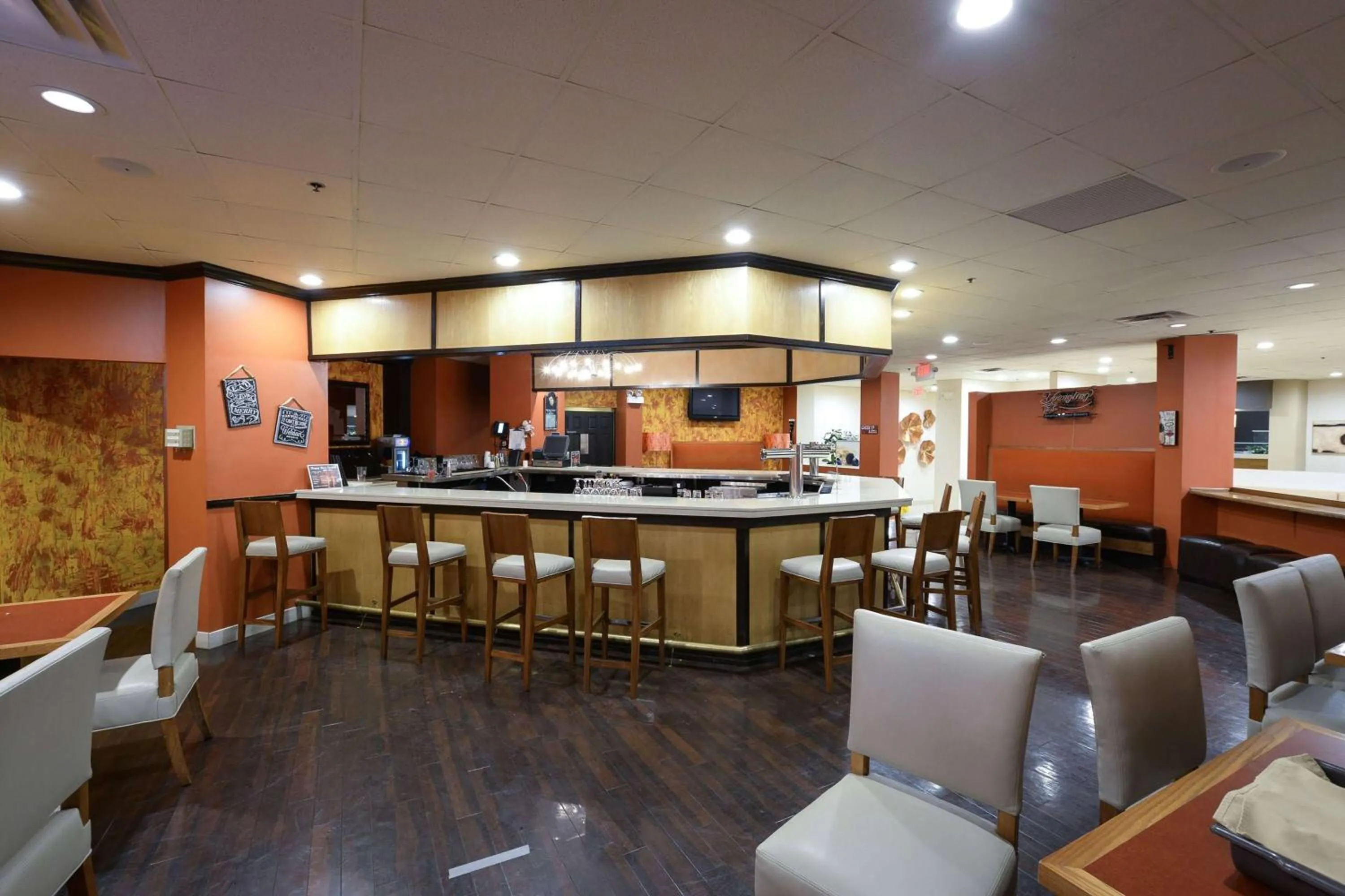 Lounge or bar in DoubleTree by Hilton Columbus/Worthington
