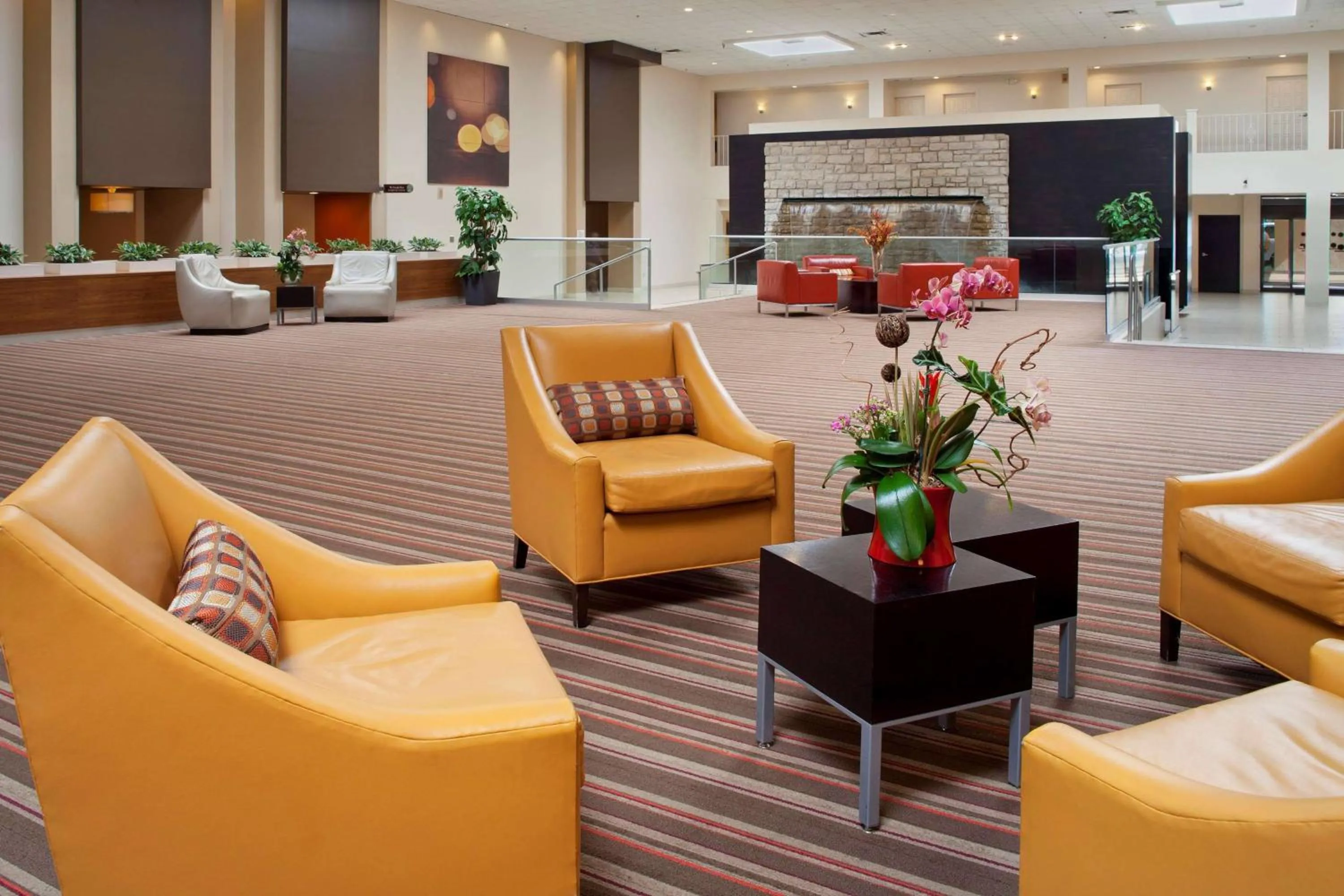Lobby or reception in DoubleTree by Hilton Columbus/Worthington