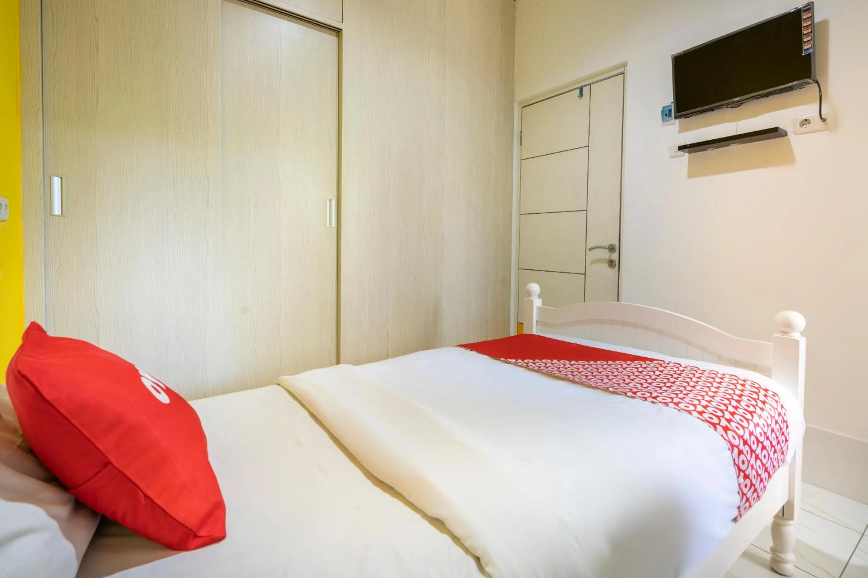 Bedroom, Room Photo in OYO 3782 Gunung Anyar