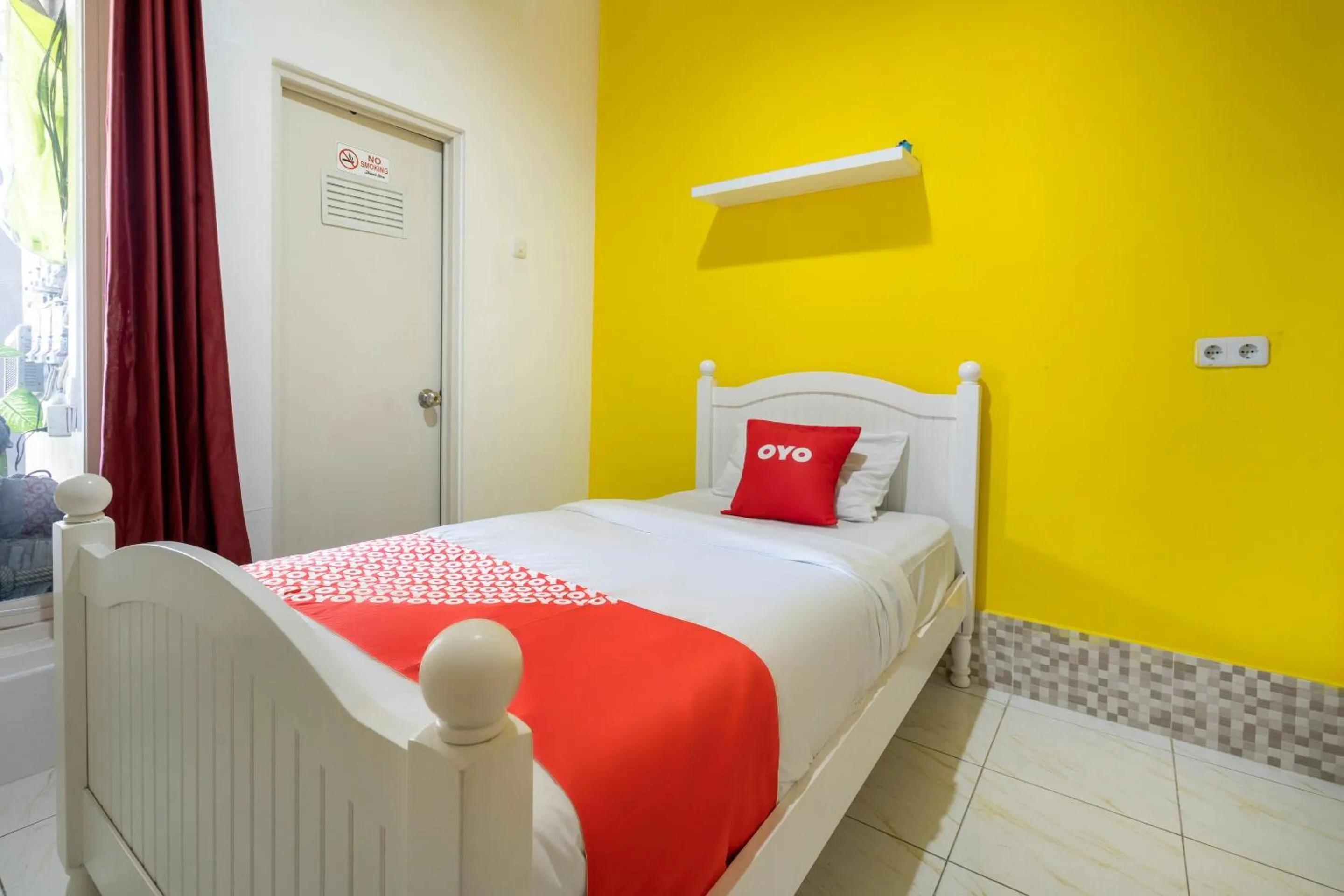 Bedroom in OYO 3782 Gunung Anyar