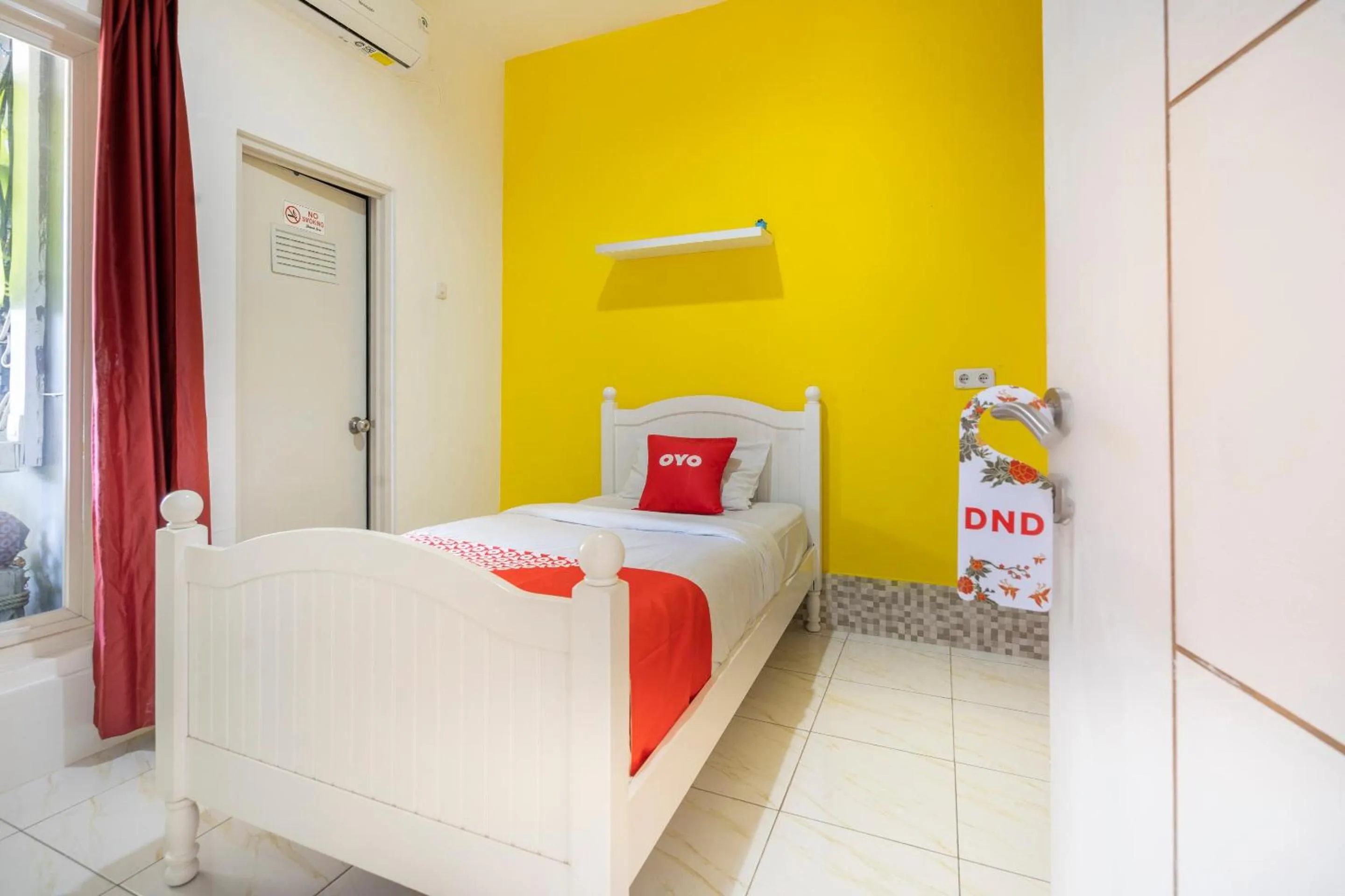 Bedroom in OYO 3782 Gunung Anyar
