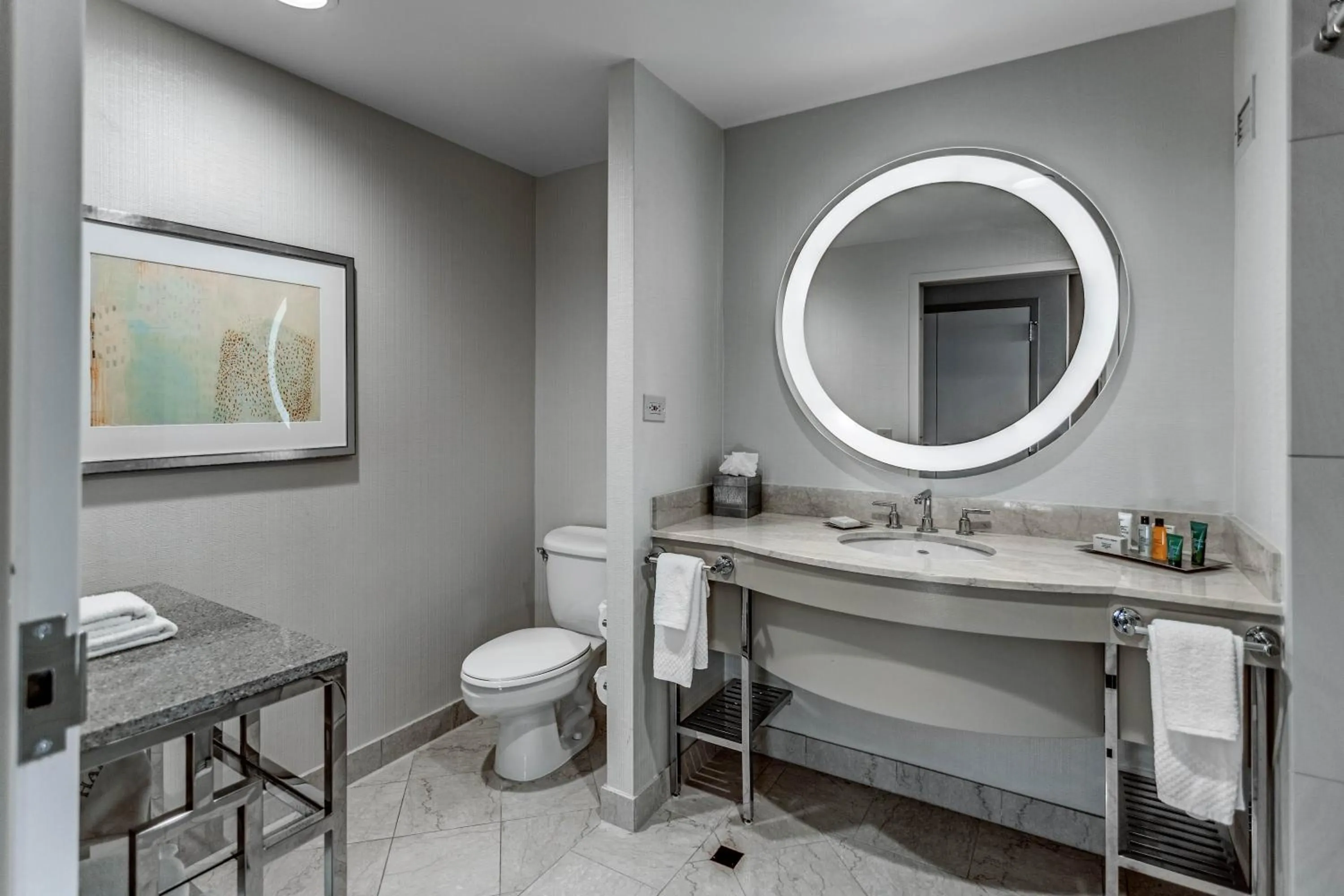 Bathroom in Hilton Columbus at Easton