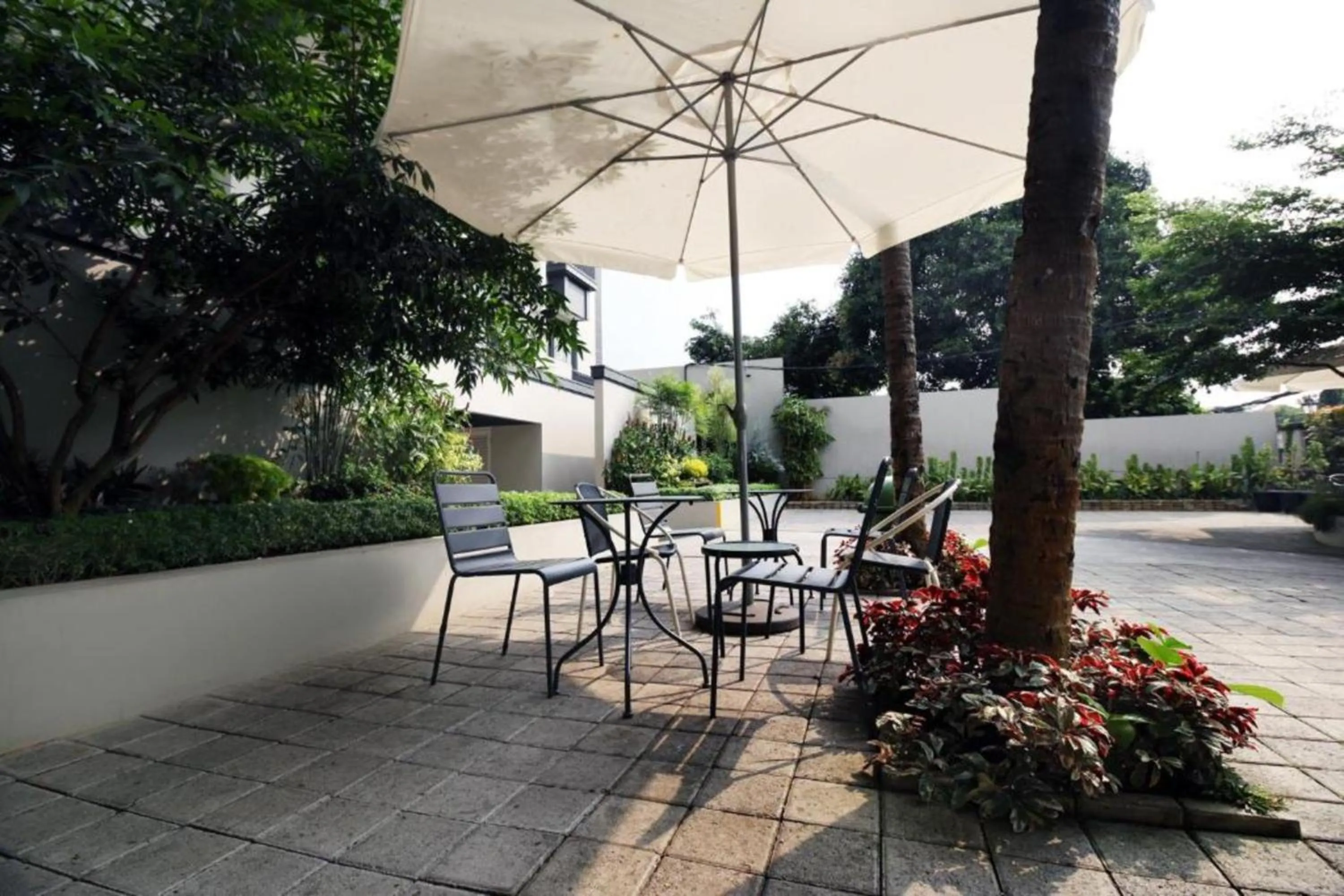 Garden in Home 899 Patal Senayan