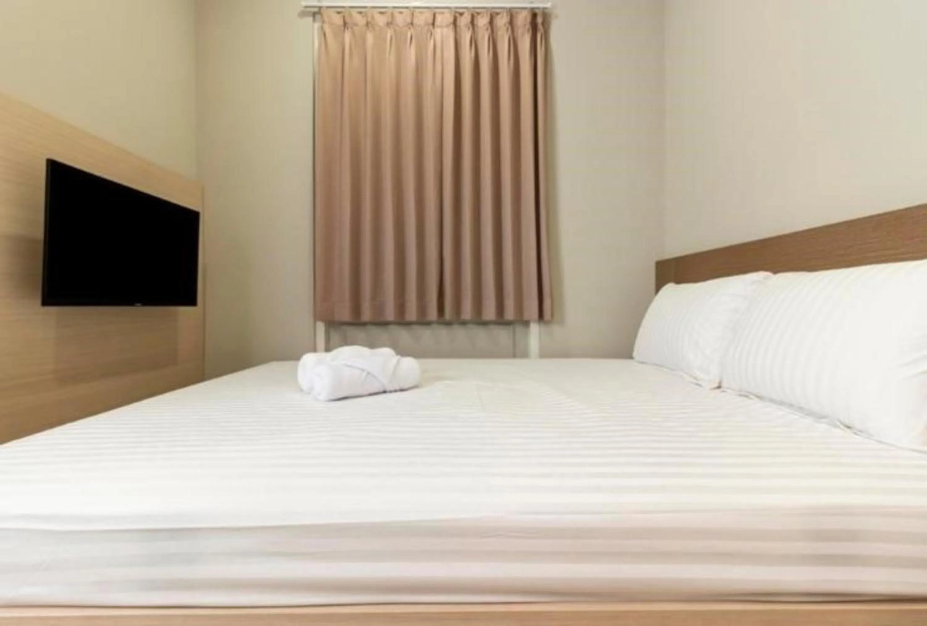 Bed in Home 899 Patal Senayan