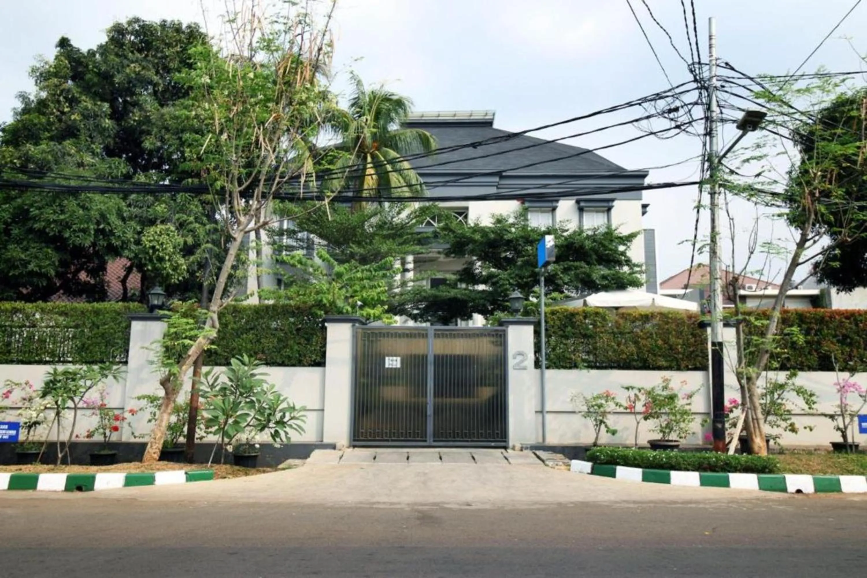 Property building in Home 899 Patal Senayan